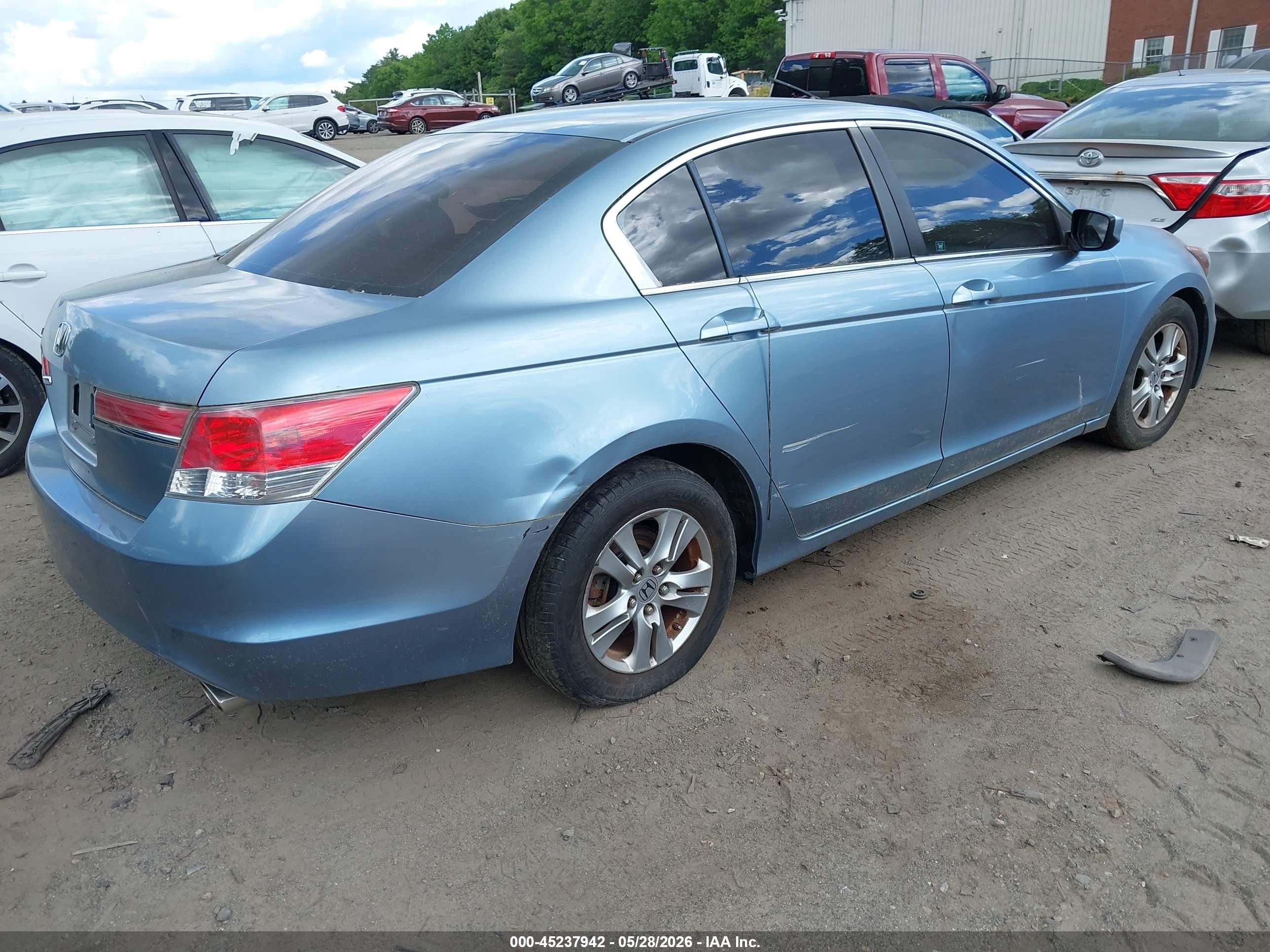 2011 Honda Accord 2.4 Lx-p Blue vin: 1HGCP2F40BA056419