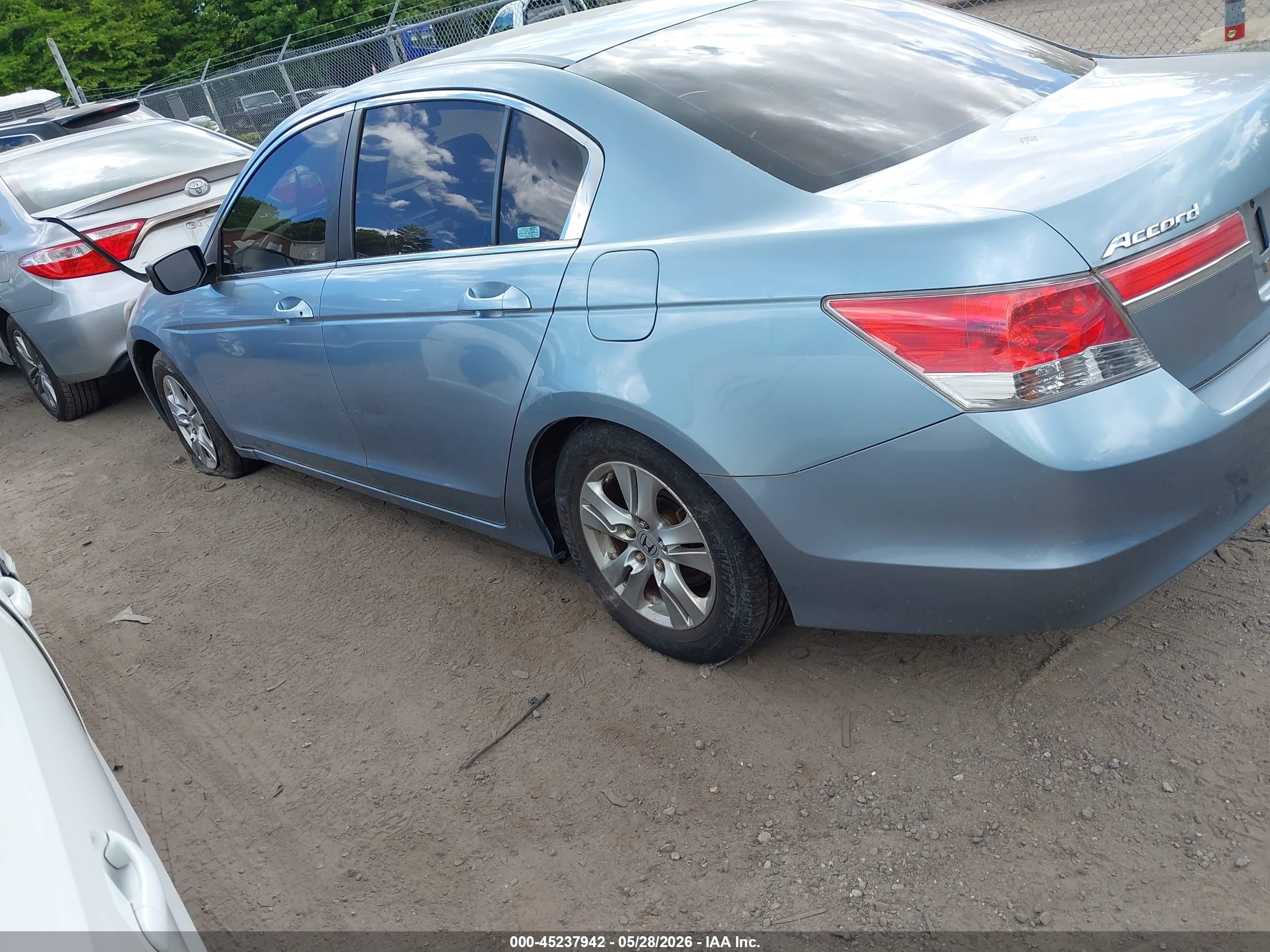 2011 Honda Accord 2.4 Lx-p Blue vin: 1HGCP2F40BA056419
