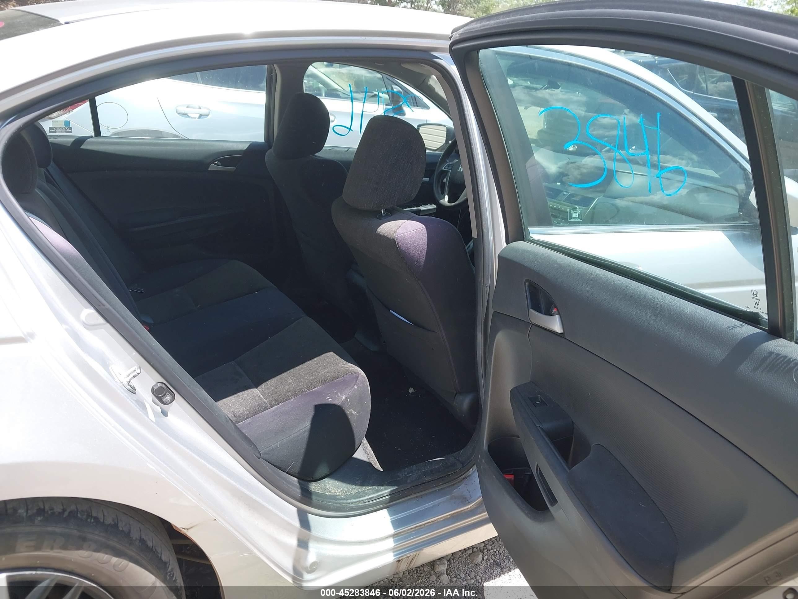 2010 Honda Accord 2.4 Lx-p Silver vin: 1HGCP2F42AA077898