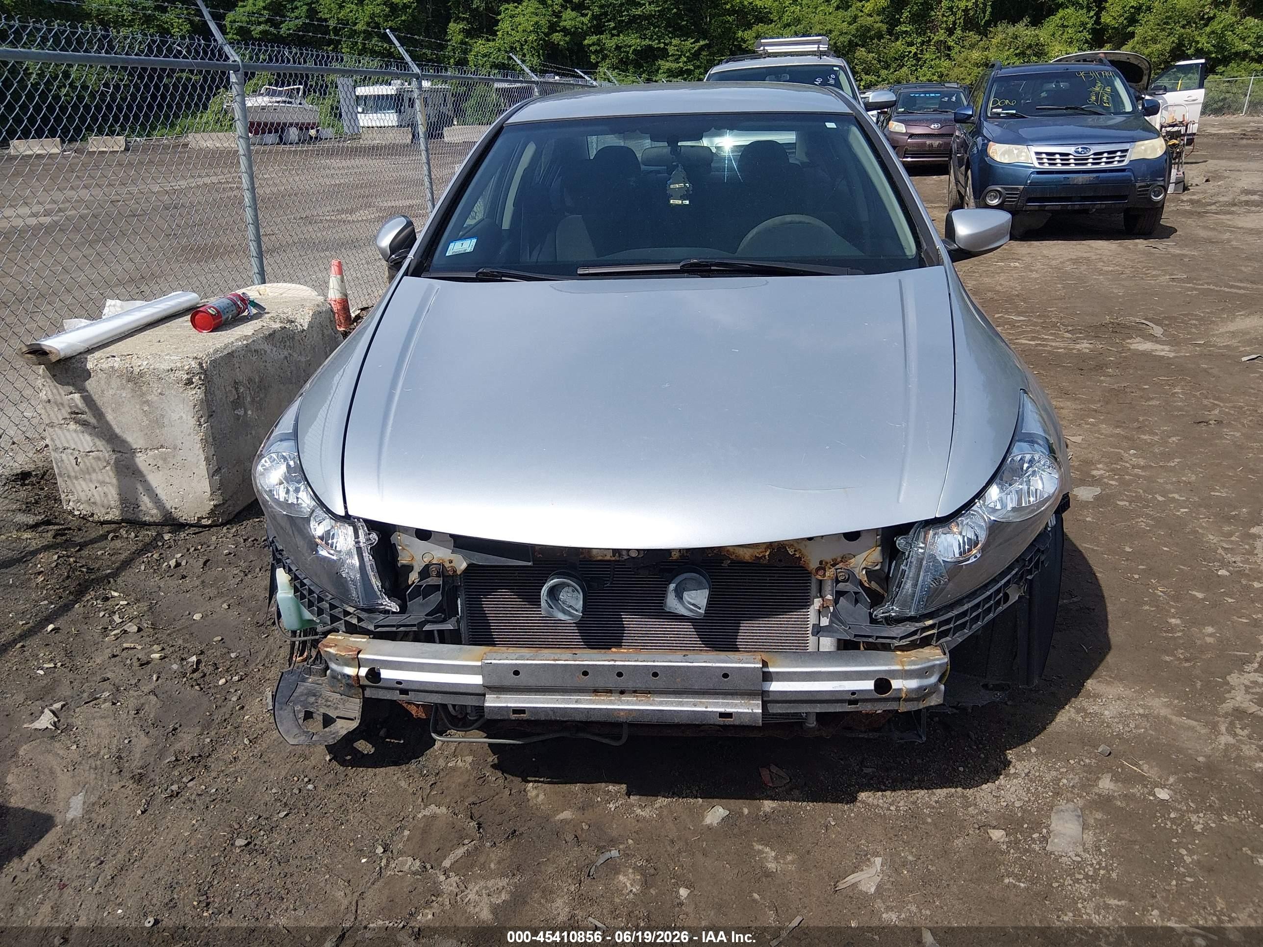 2010 Honda Accord 2.4 Lx-p Silver vin: 1HGCP2F42AA089520