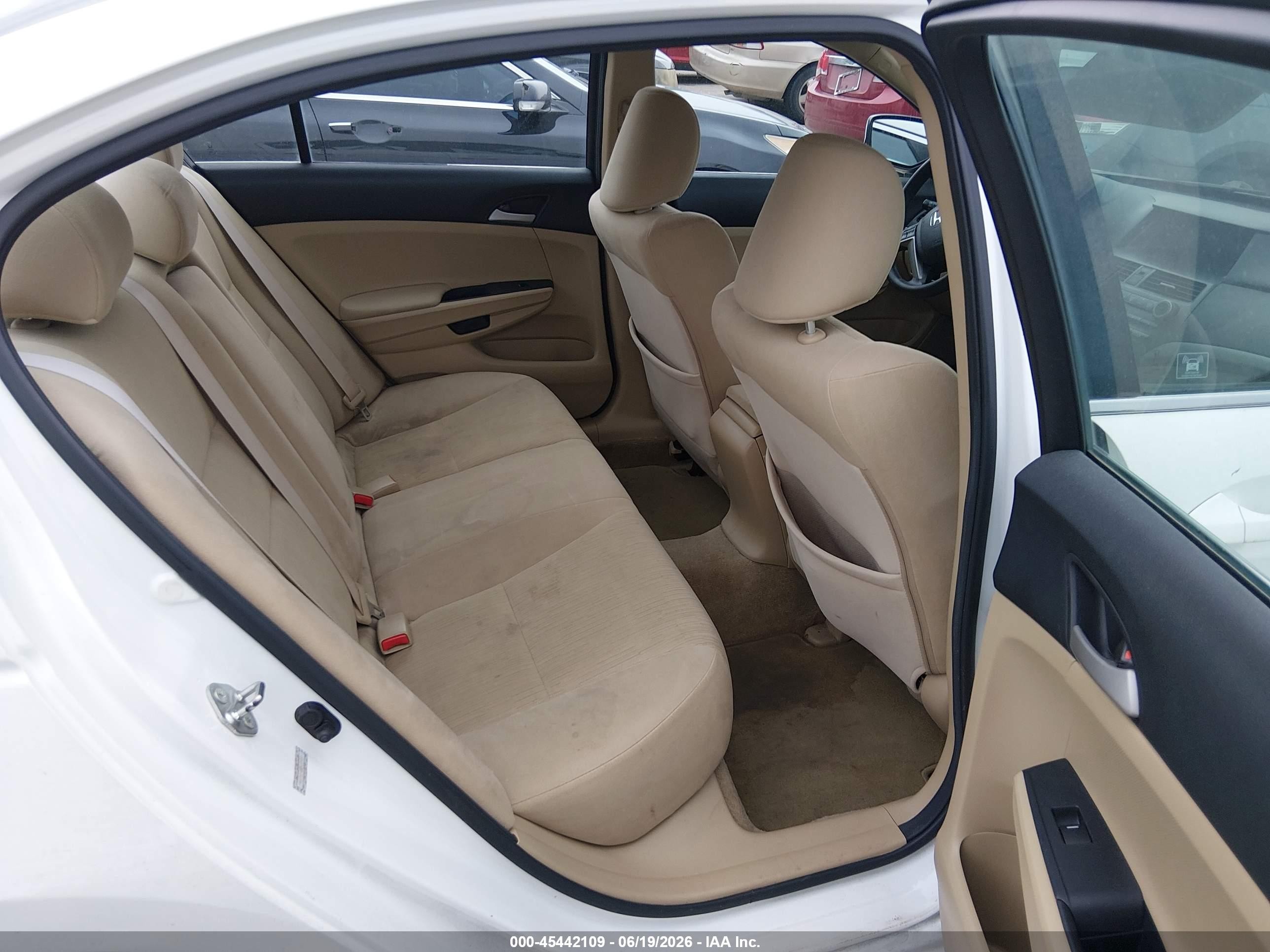 2011 Honda Accord 2.4 Lx-p White vin: 1HGCP2F43BA149807