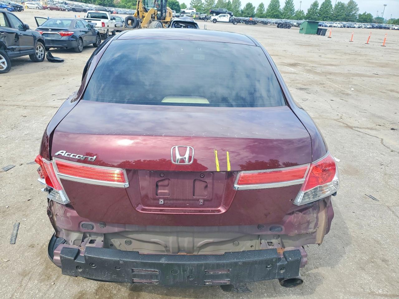 2012 Honda Accord Lxp Burgundy vin: 1HGCP2F44CA097783
