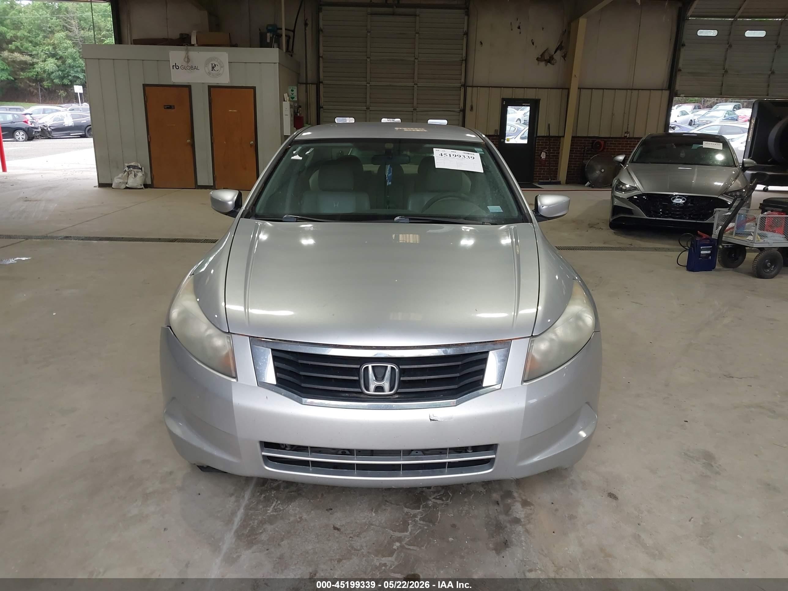 2010 Honda Accord 2.4 Lx-p Silver vin: 1HGCP2F46AA017140