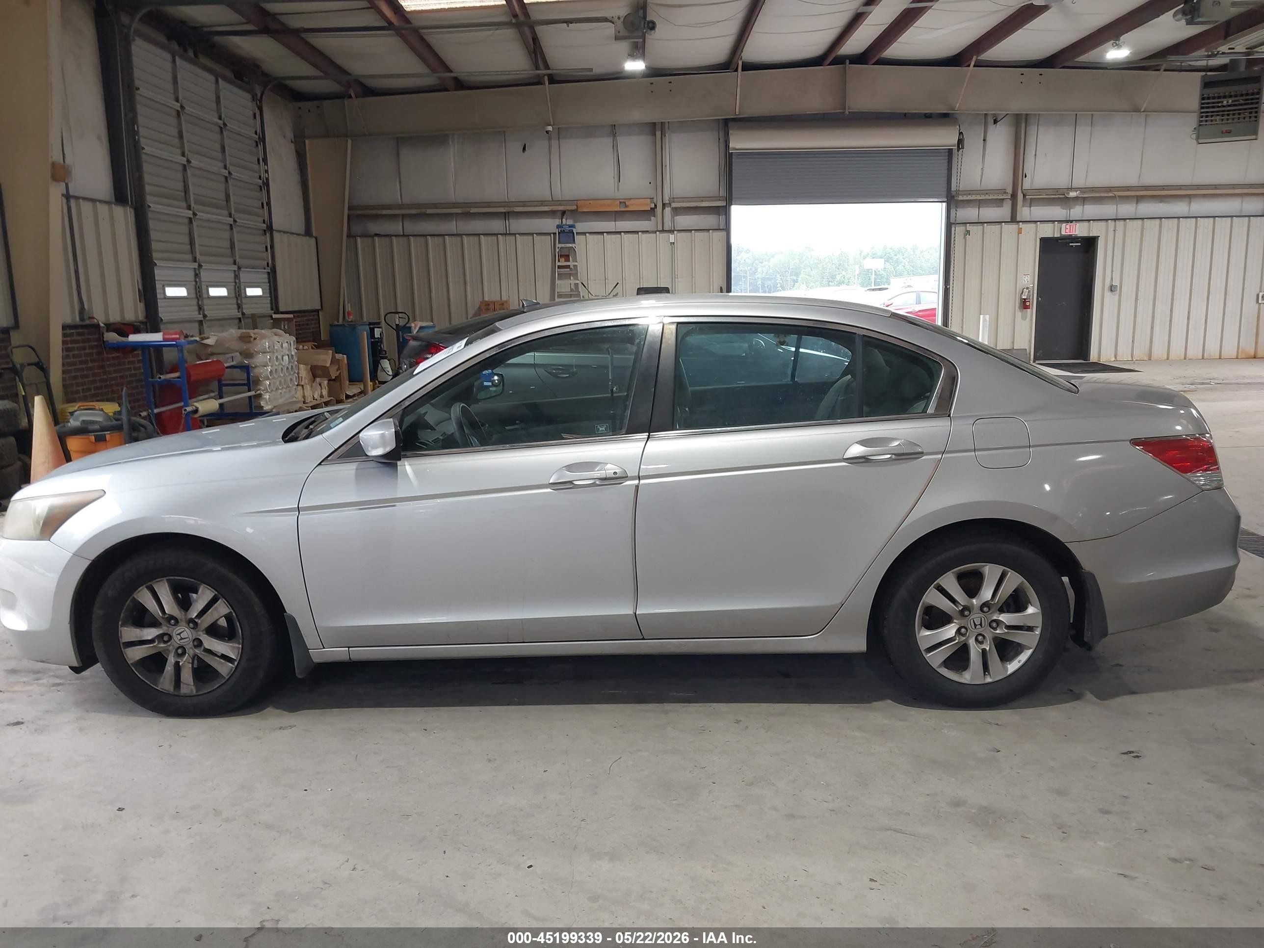 2010 Honda Accord 2.4 Lx-p Silver vin: 1HGCP2F46AA017140