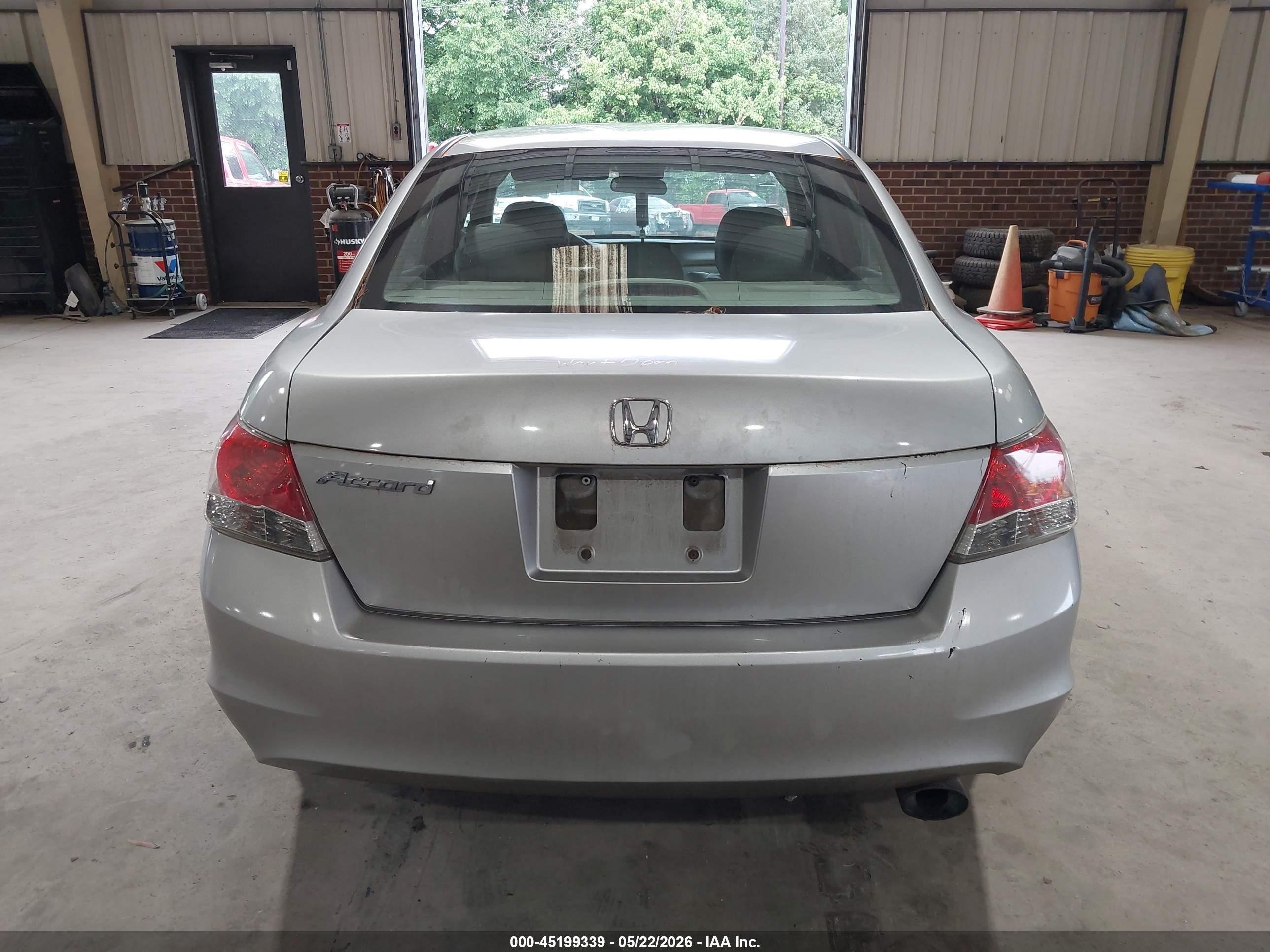 2010 Honda Accord 2.4 Lx-p Silver vin: 1HGCP2F46AA017140
