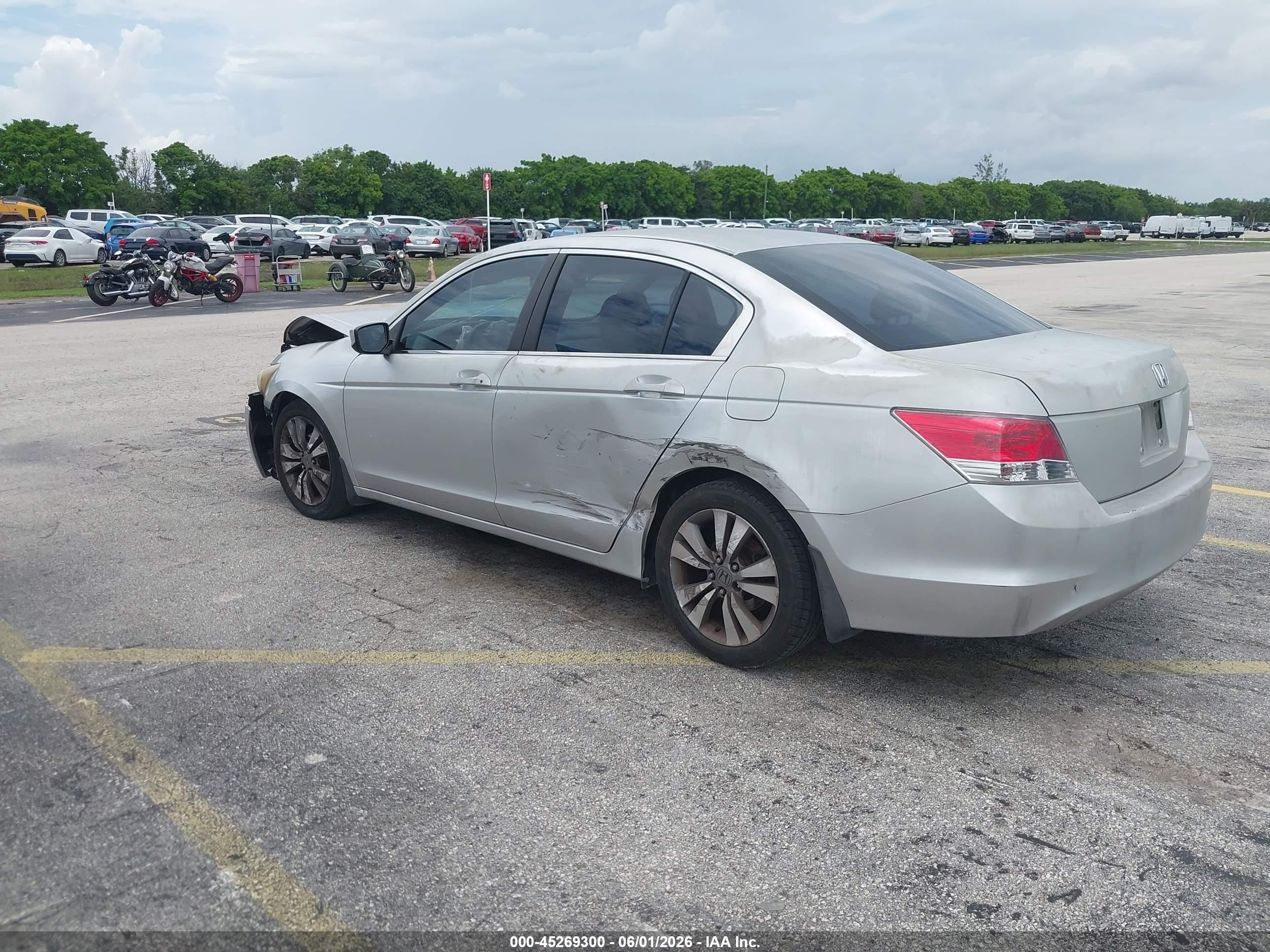2010 Honda Accord 2.4 Lx-p Серебряный vin: 1HGCP2F47AA107820