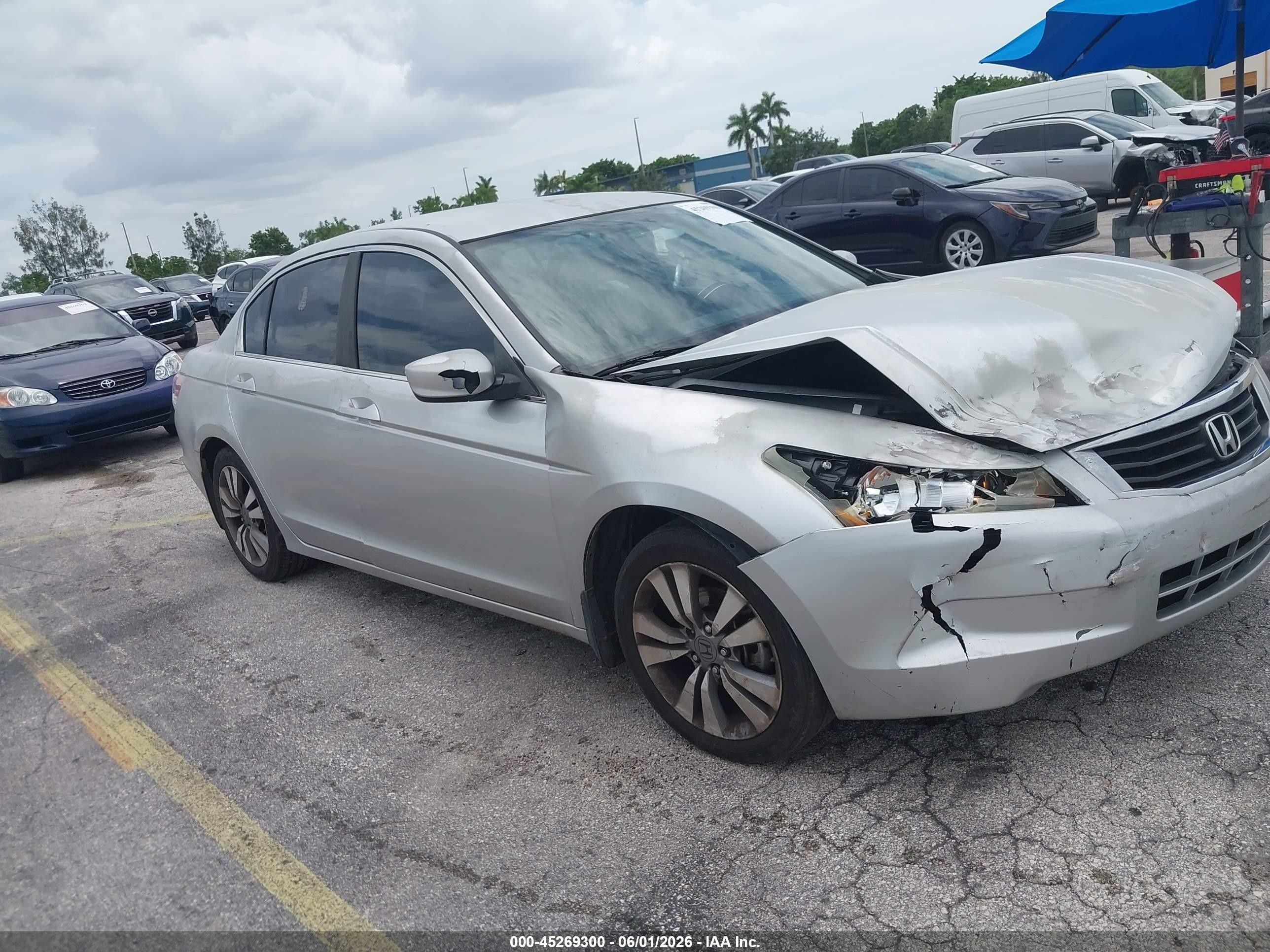 2010 Honda Accord 2.4 Lx-p Серебряный vin: 1HGCP2F47AA107820