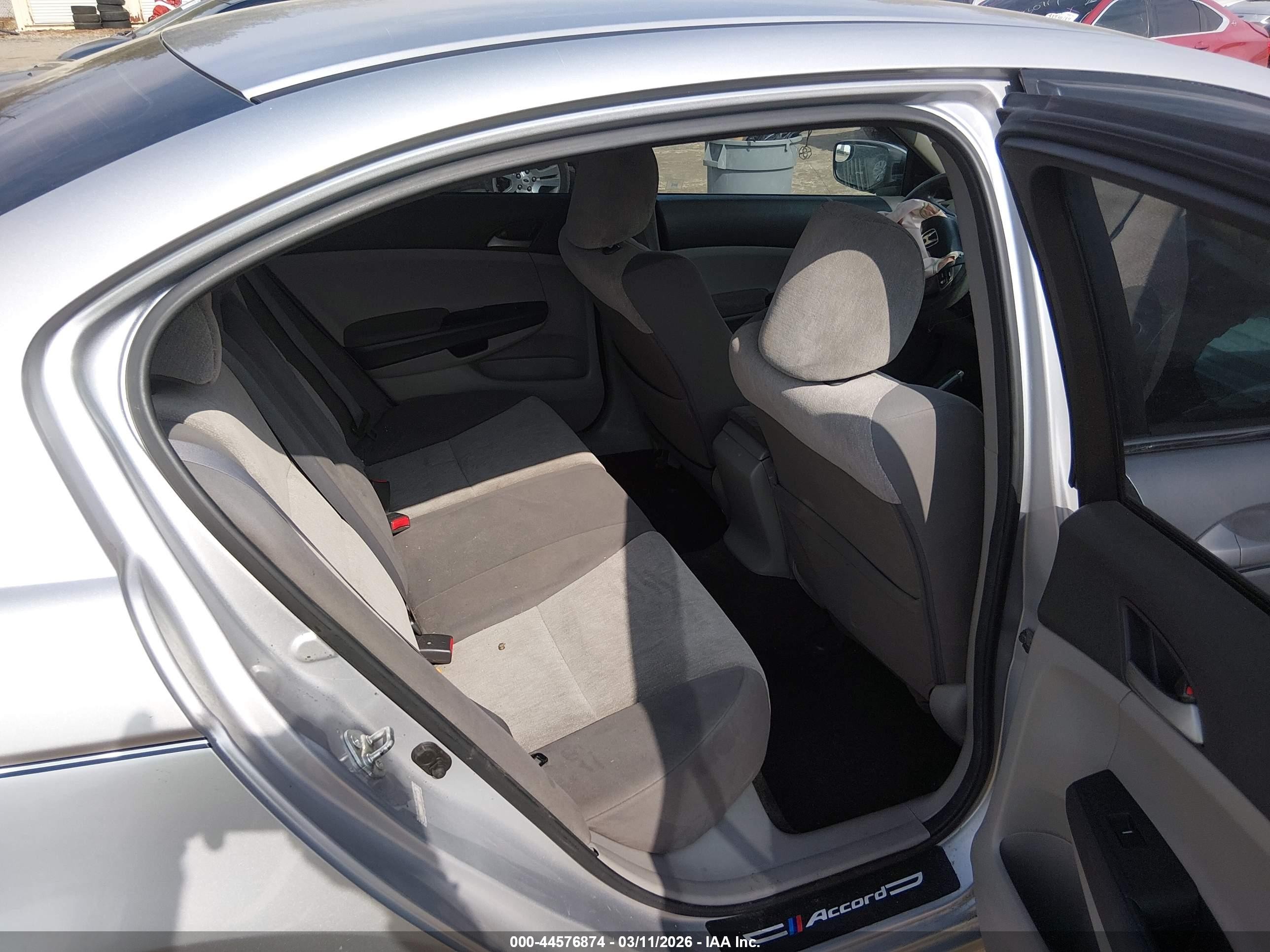 2010 Honda Accord 2.4 Lx-p Silver vin: 1HGCP2F47AA135245