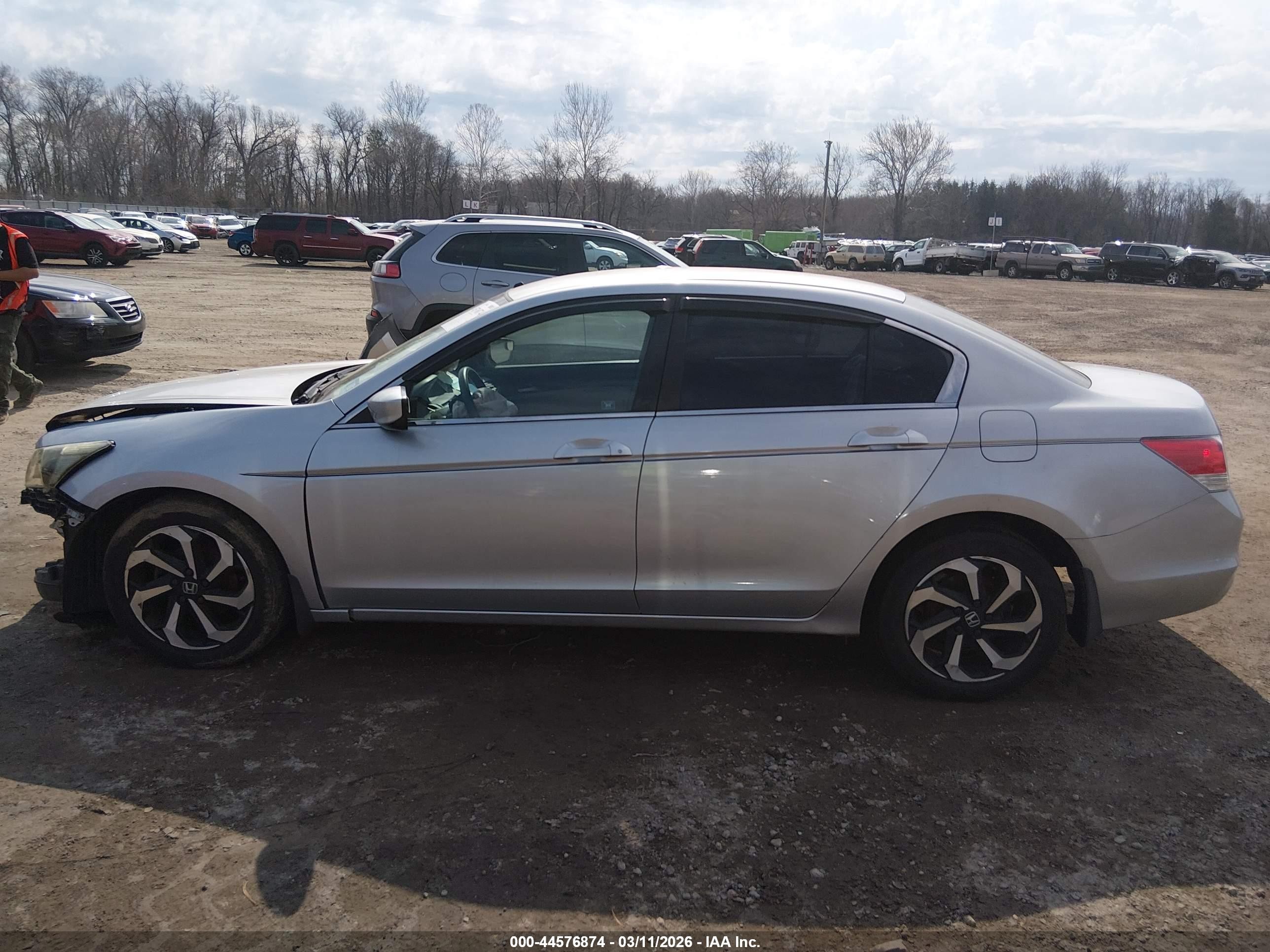 2010 Honda Accord 2.4 Lx-p Silver vin: 1HGCP2F47AA135245