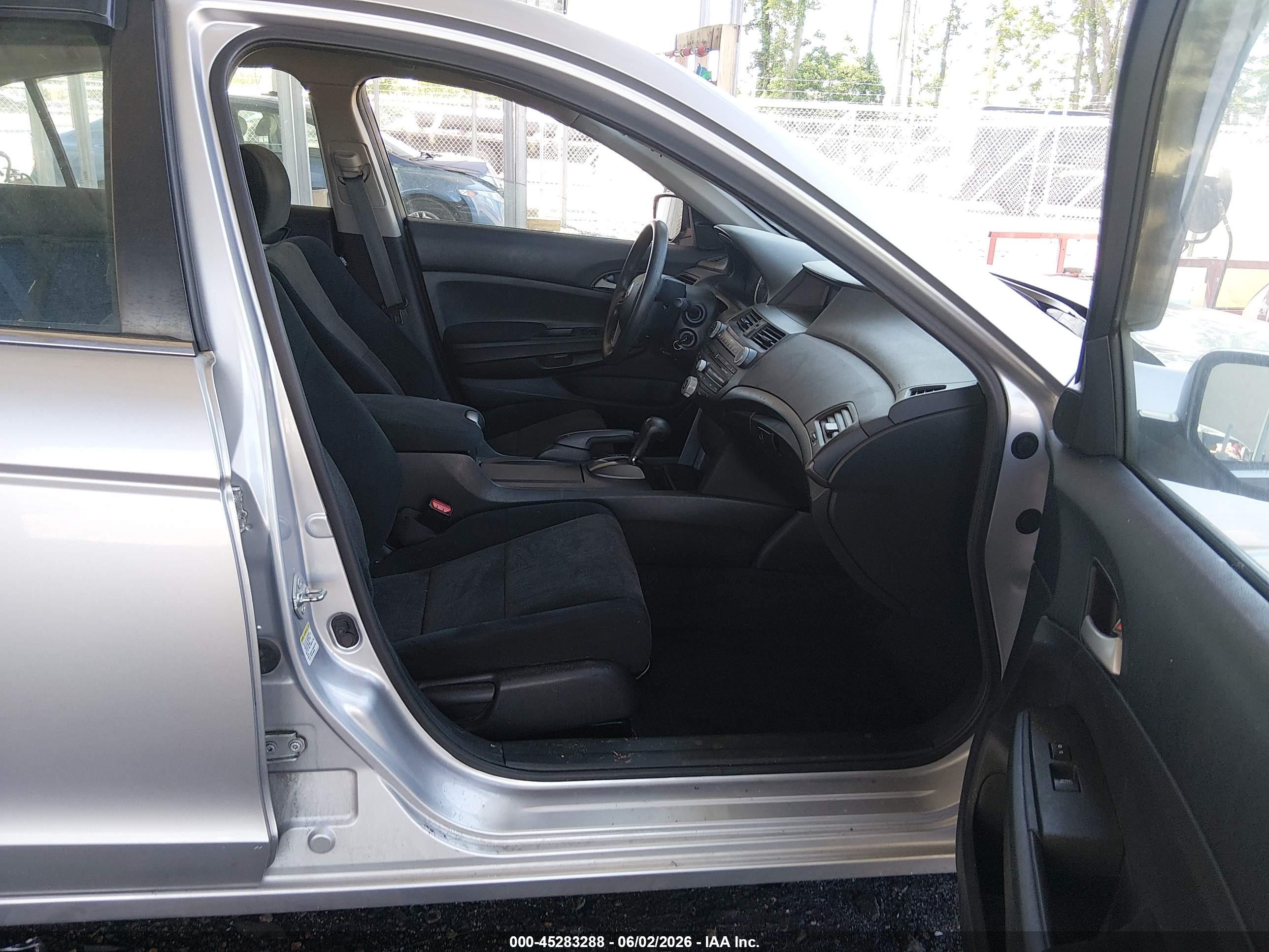 2010 Honda Accord 2.4 Lx-p Silver vin: 1HGCP2F48AA138025