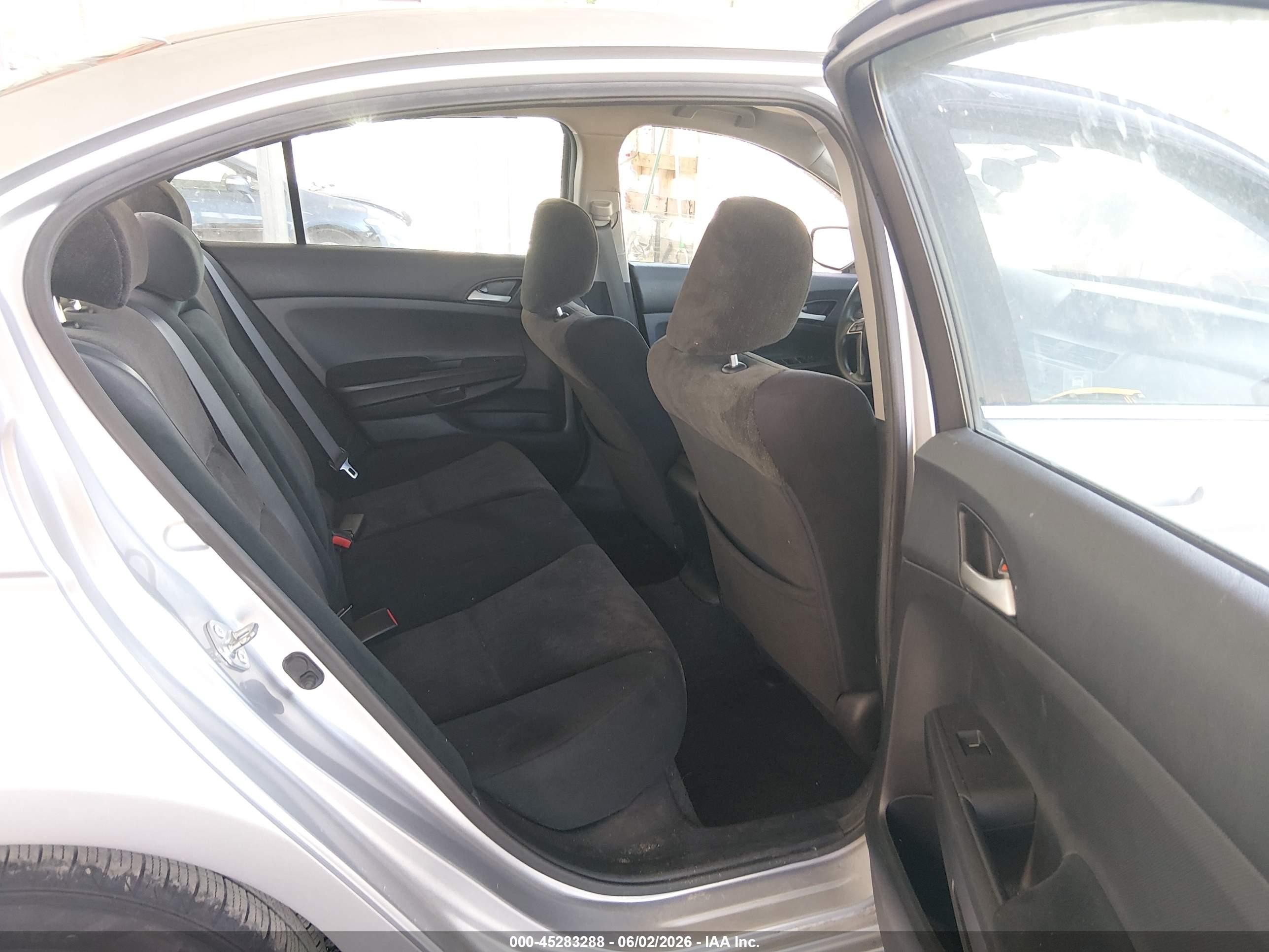 2010 Honda Accord 2.4 Lx-p Silver vin: 1HGCP2F48AA138025