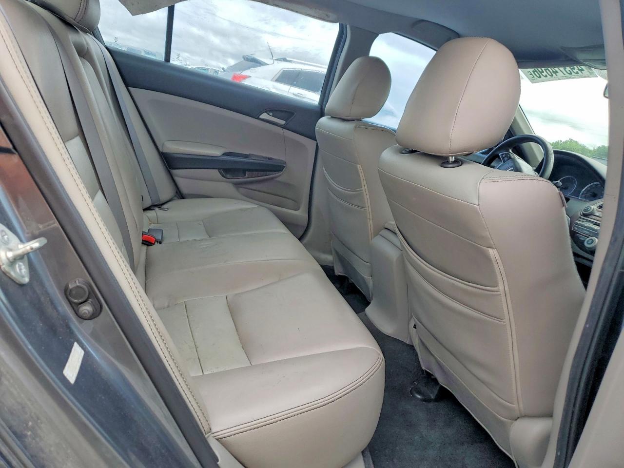 2011 Hond Accord Charcoal vin: 1HGCP2F48BA015147