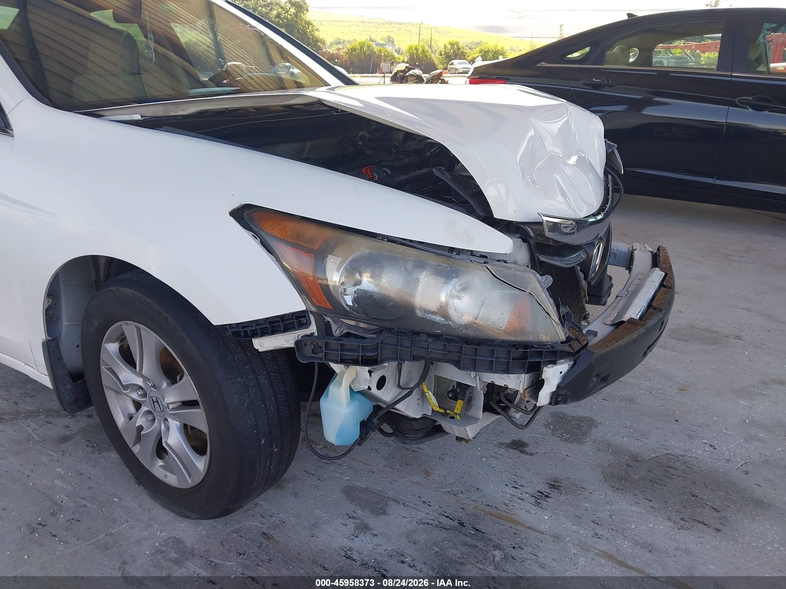 2011 Honda Accord 2.4 Lx-p White vin: 1HGCP2F48BA125406