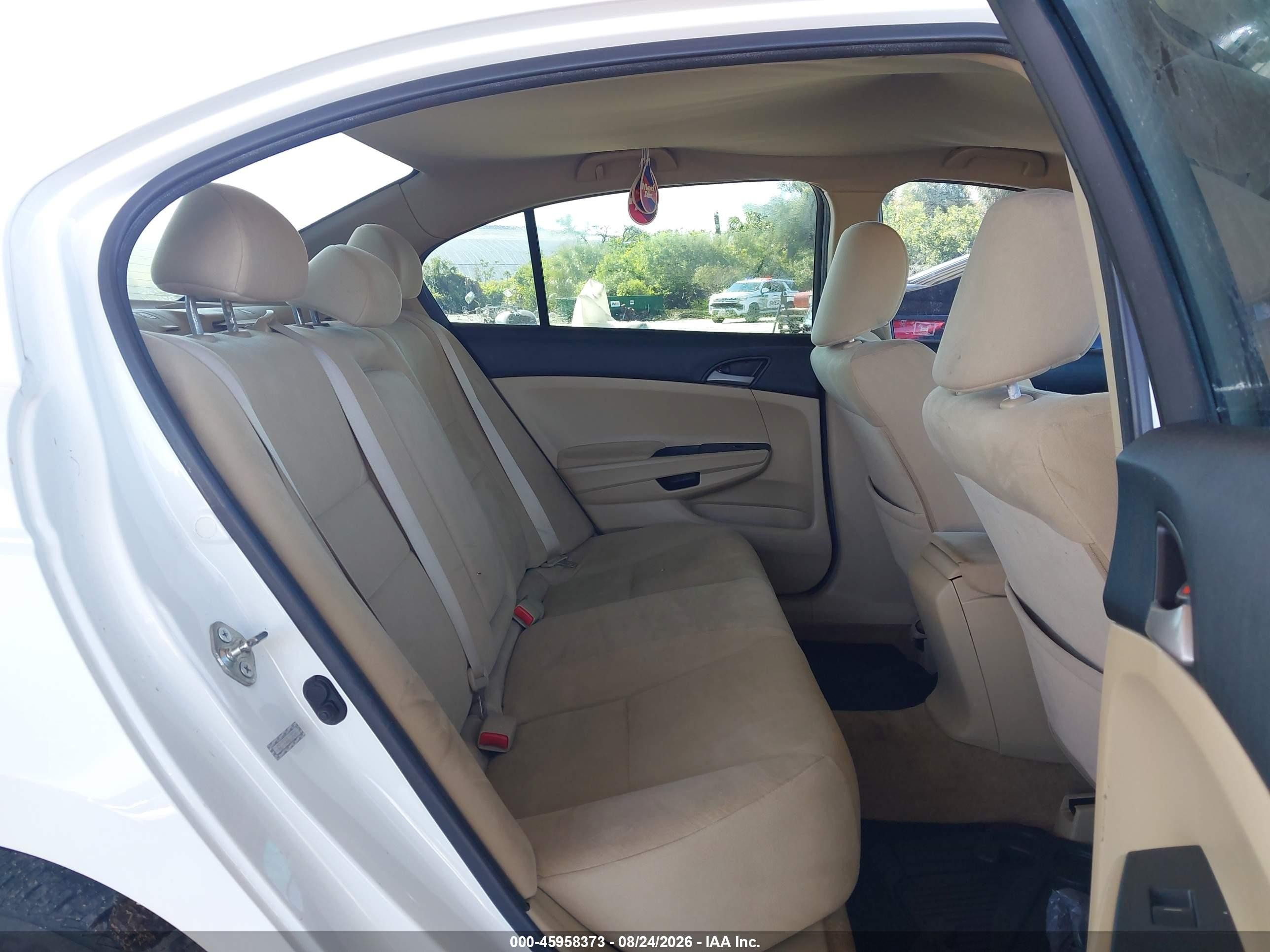 2011 Honda Accord 2.4 Lx-p White vin: 1HGCP2F48BA125406