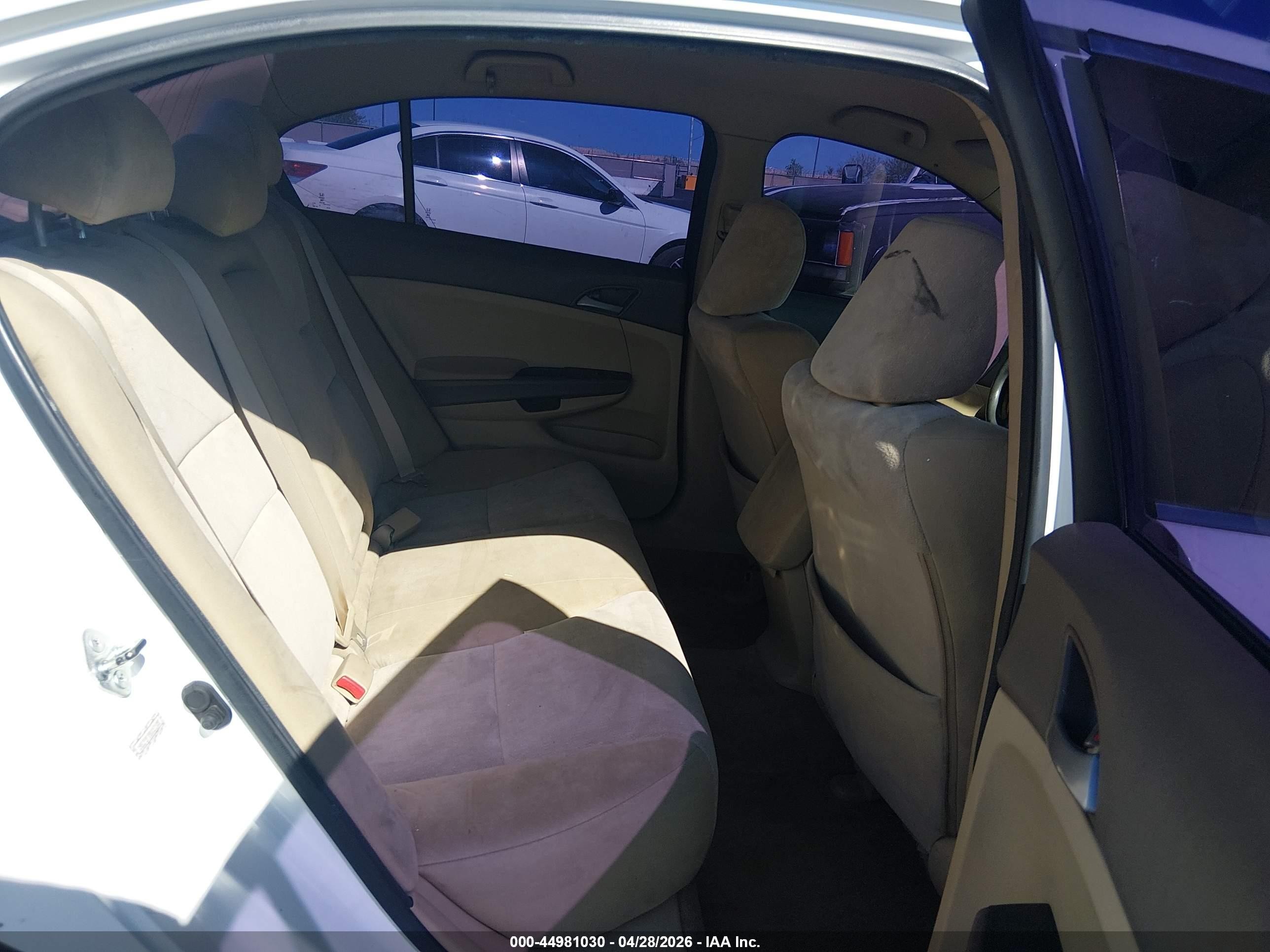 2010 Honda Accord 2.4 Lx-p White vin: 1HGCP2F49AA021408