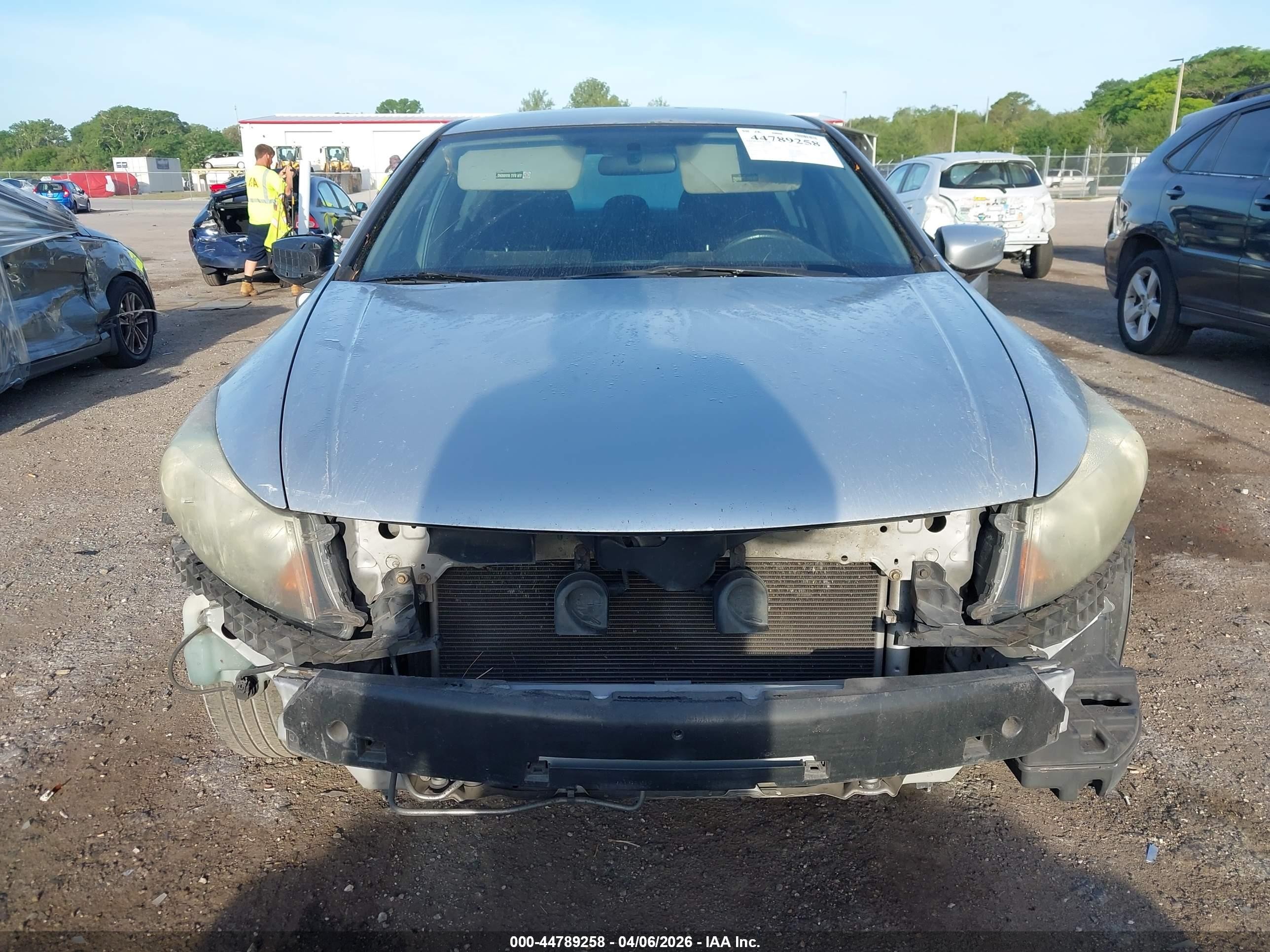 2010 Honda Accord 2.4 Lx-p Silver vin: 1HGCP2F49AA124151