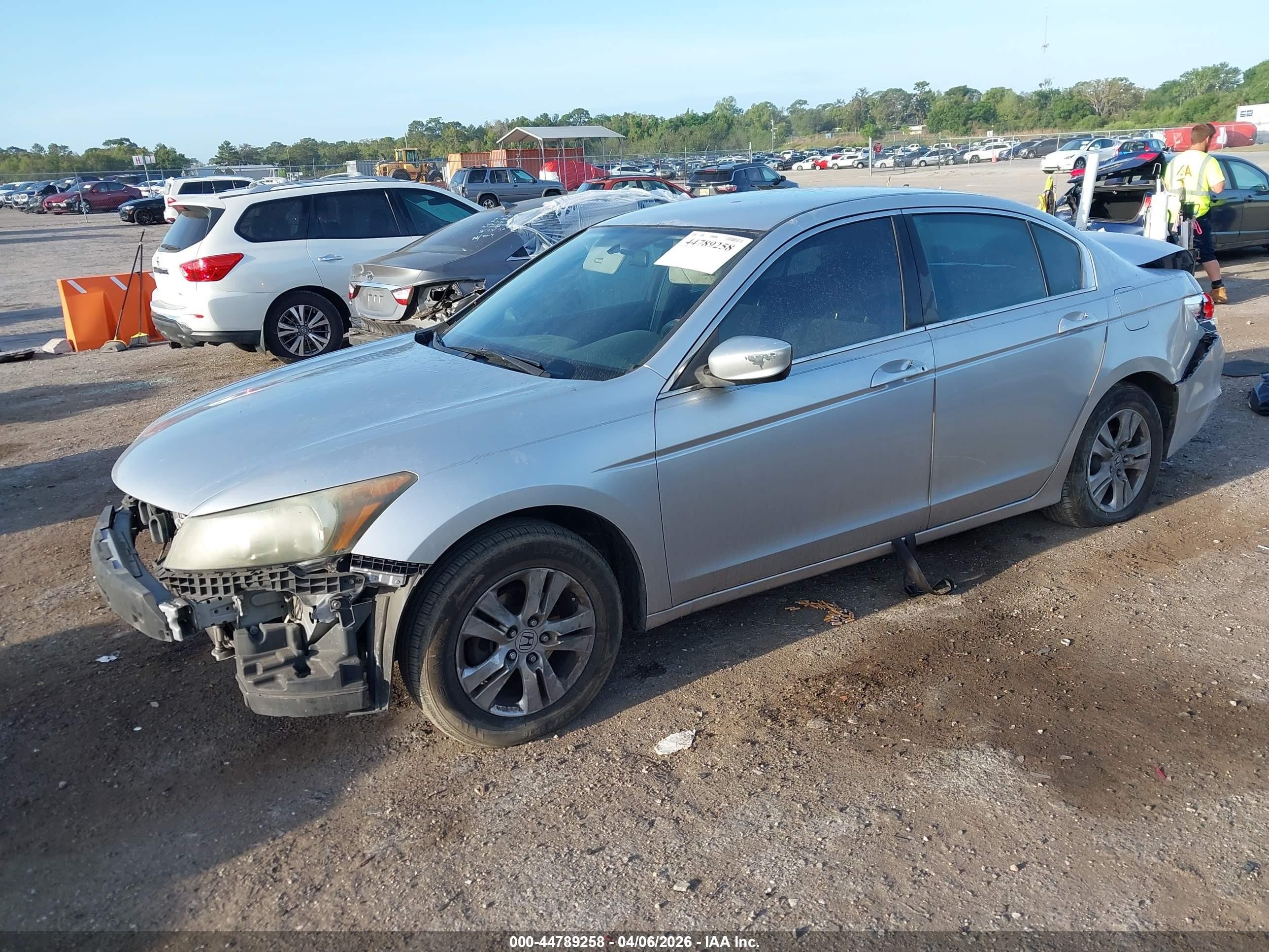 2010 Honda Accord 2.4 Lx-p Silver vin: 1HGCP2F49AA124151