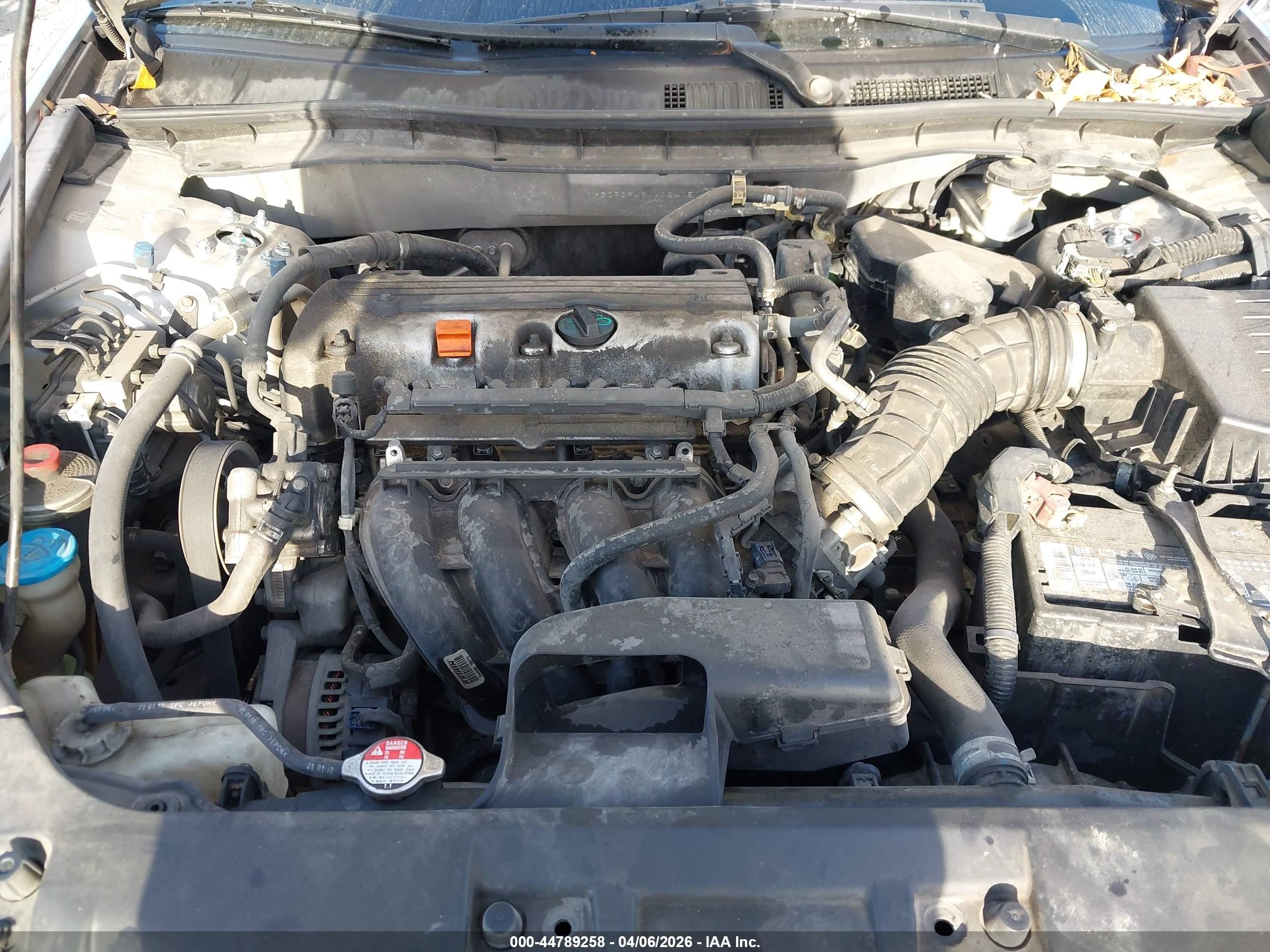 2010 Honda Accord 2.4 Lx-p Silver vin: 1HGCP2F49AA124151