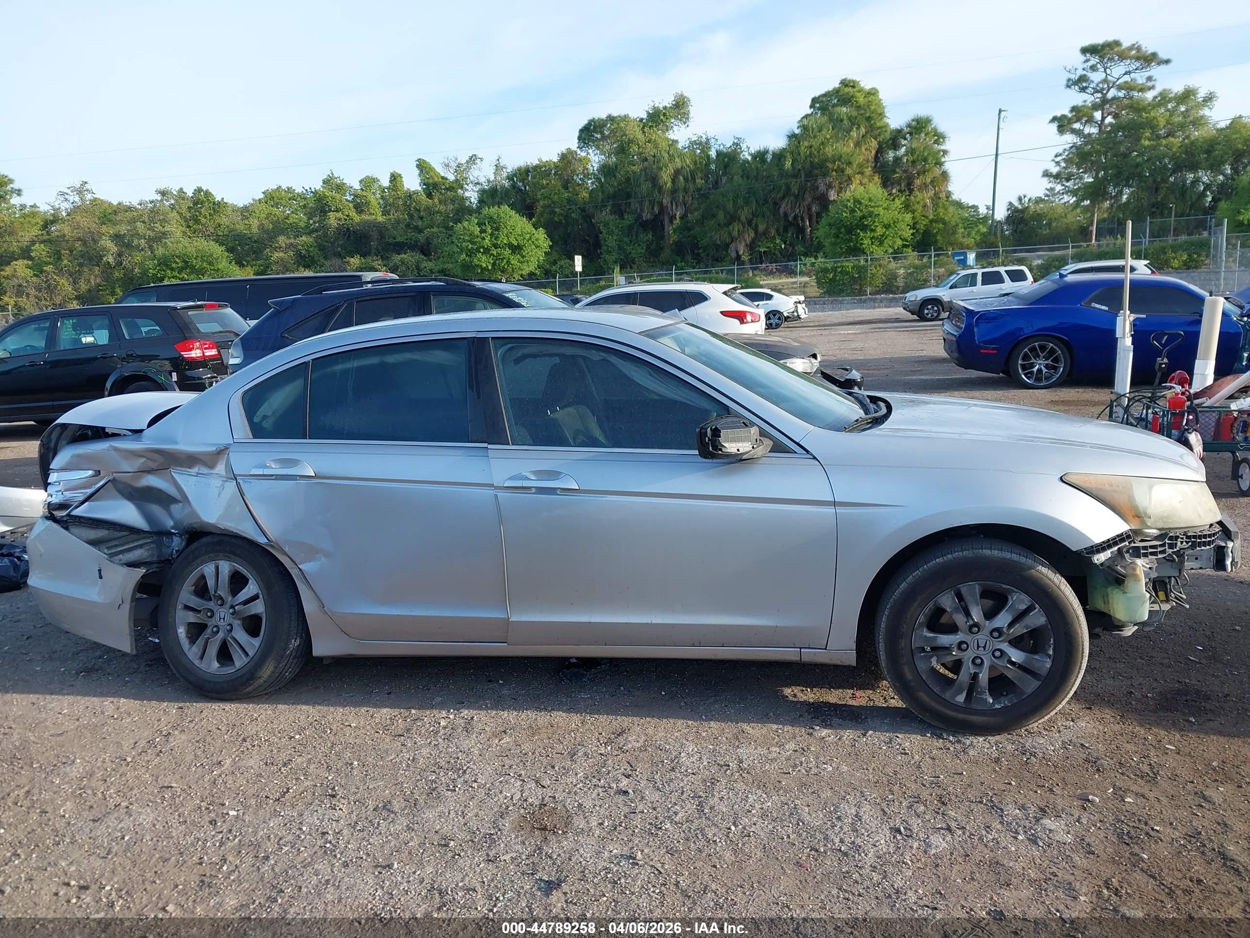 2010 Honda Accord 2.4 Lx-p Silver vin: 1HGCP2F49AA124151
