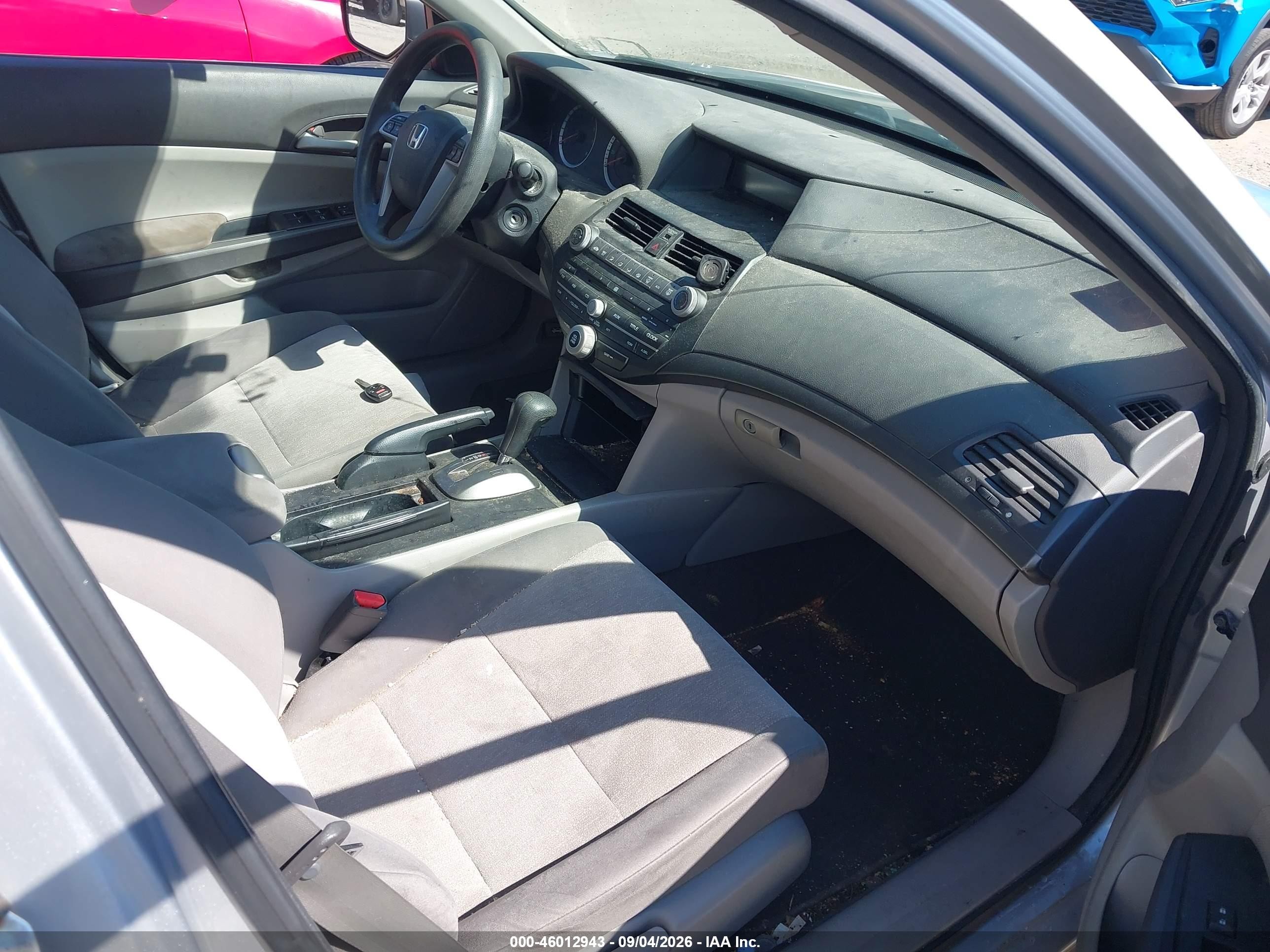 2010 Honda Accord 2.4 Lx-p Silver vin: 1HGCP2F49AA166559