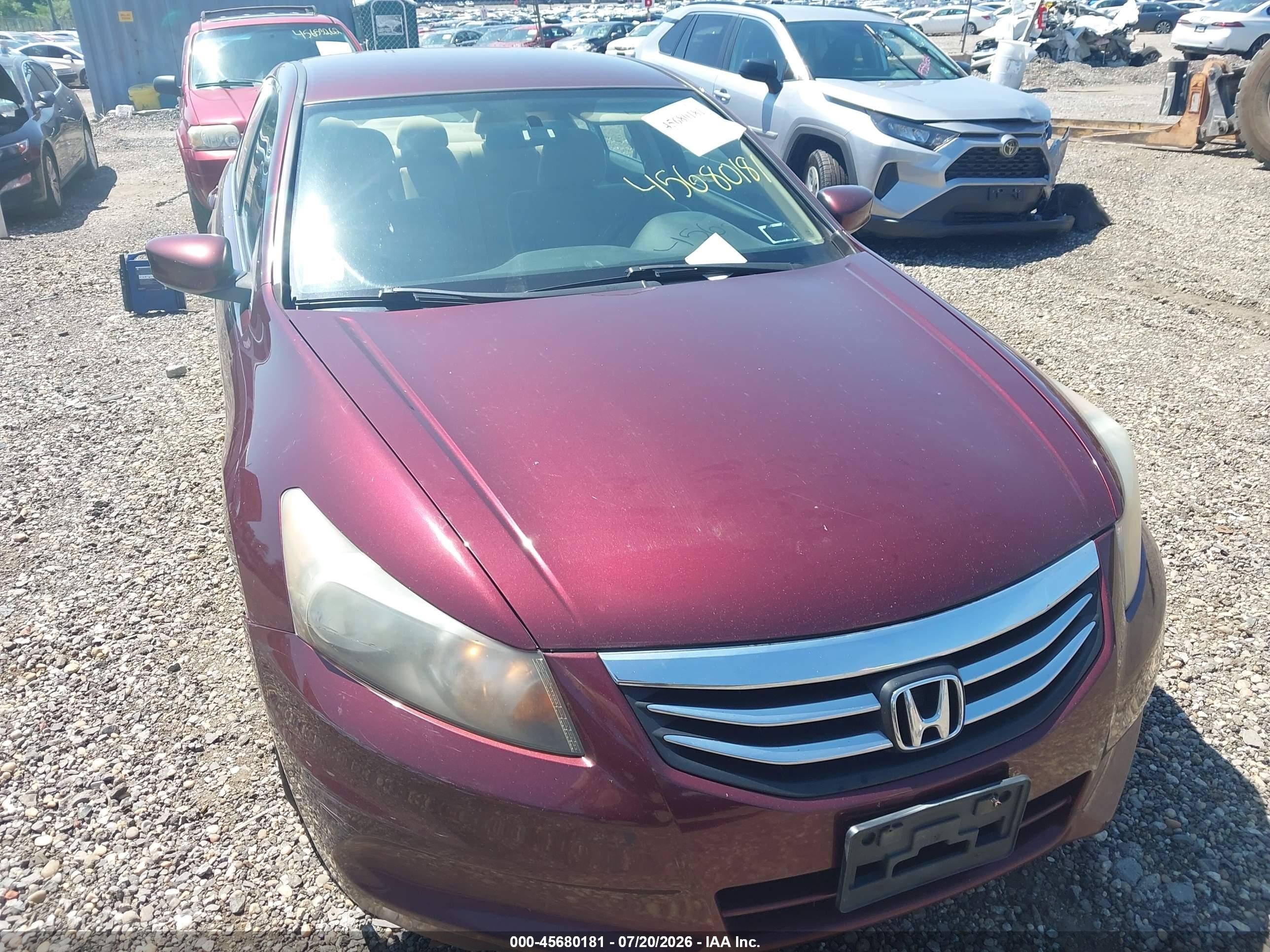 2011 Honda Accord 2.4 Lx-p Red vin: 1HGCP2F49BA099365