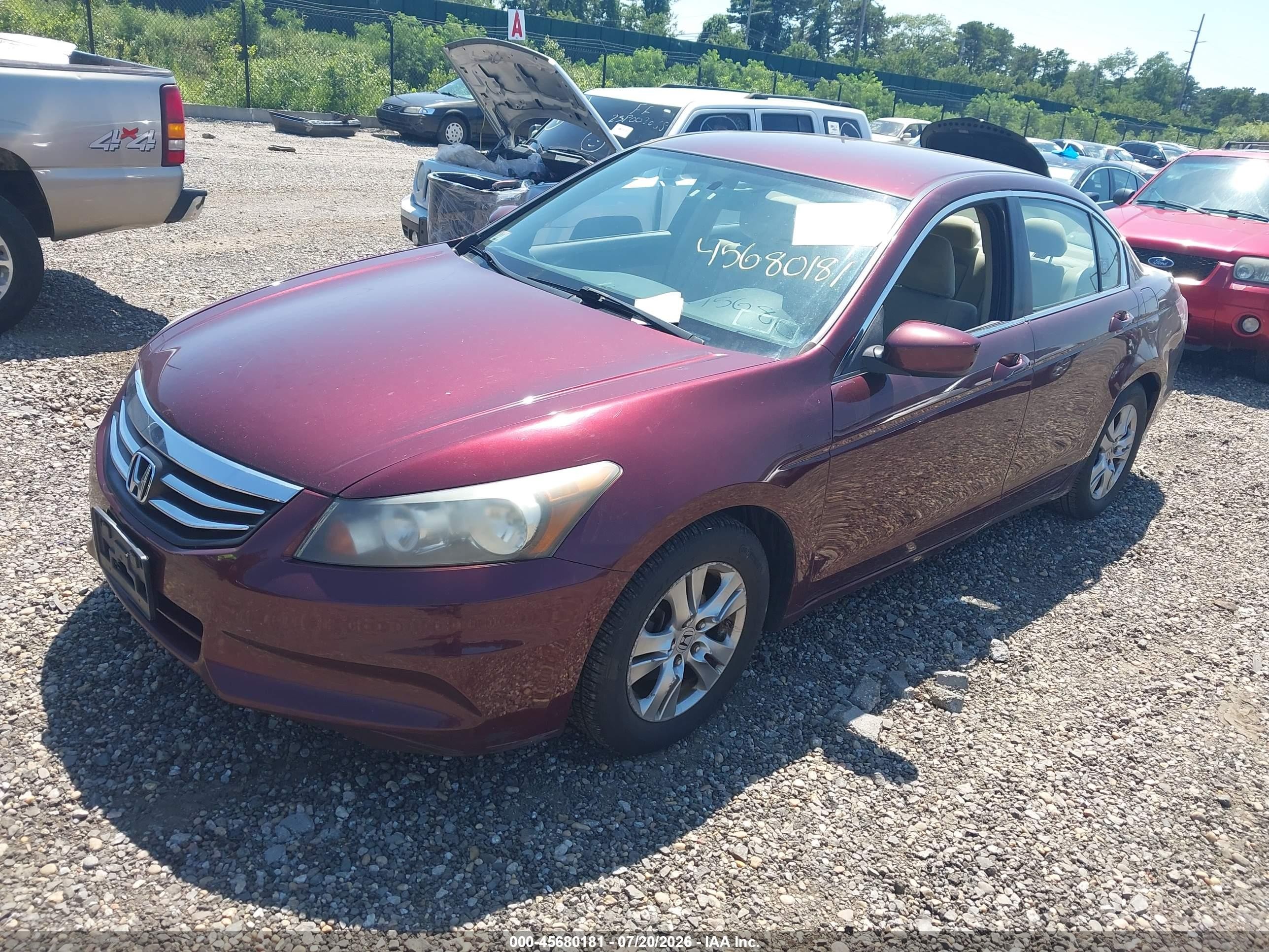 2011 Honda Accord 2.4 Lx-p Red vin: 1HGCP2F49BA099365