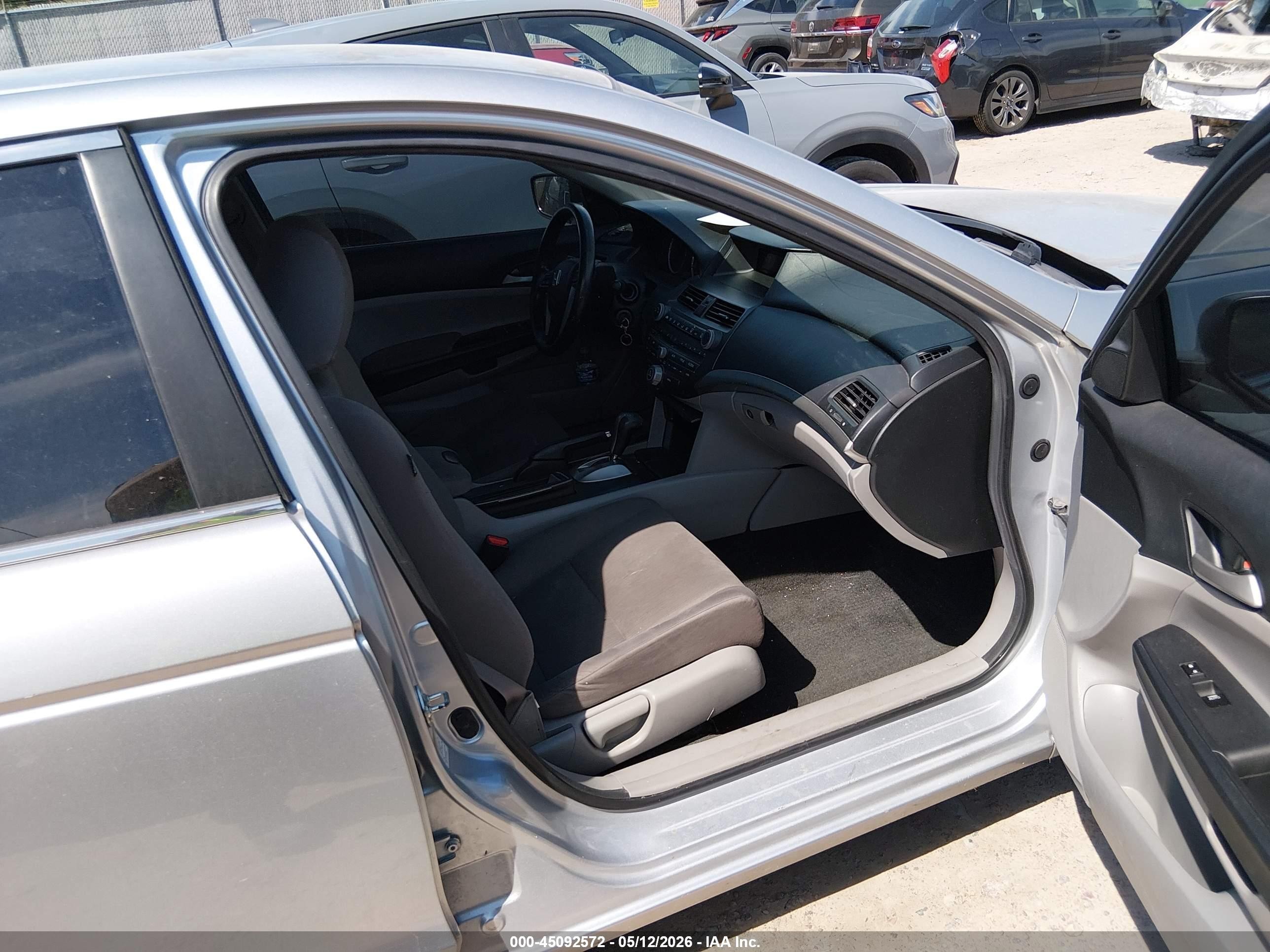 2012 Honda Accord 2.4 Lx-p Silver vin: 1HGCP2F49CA209395