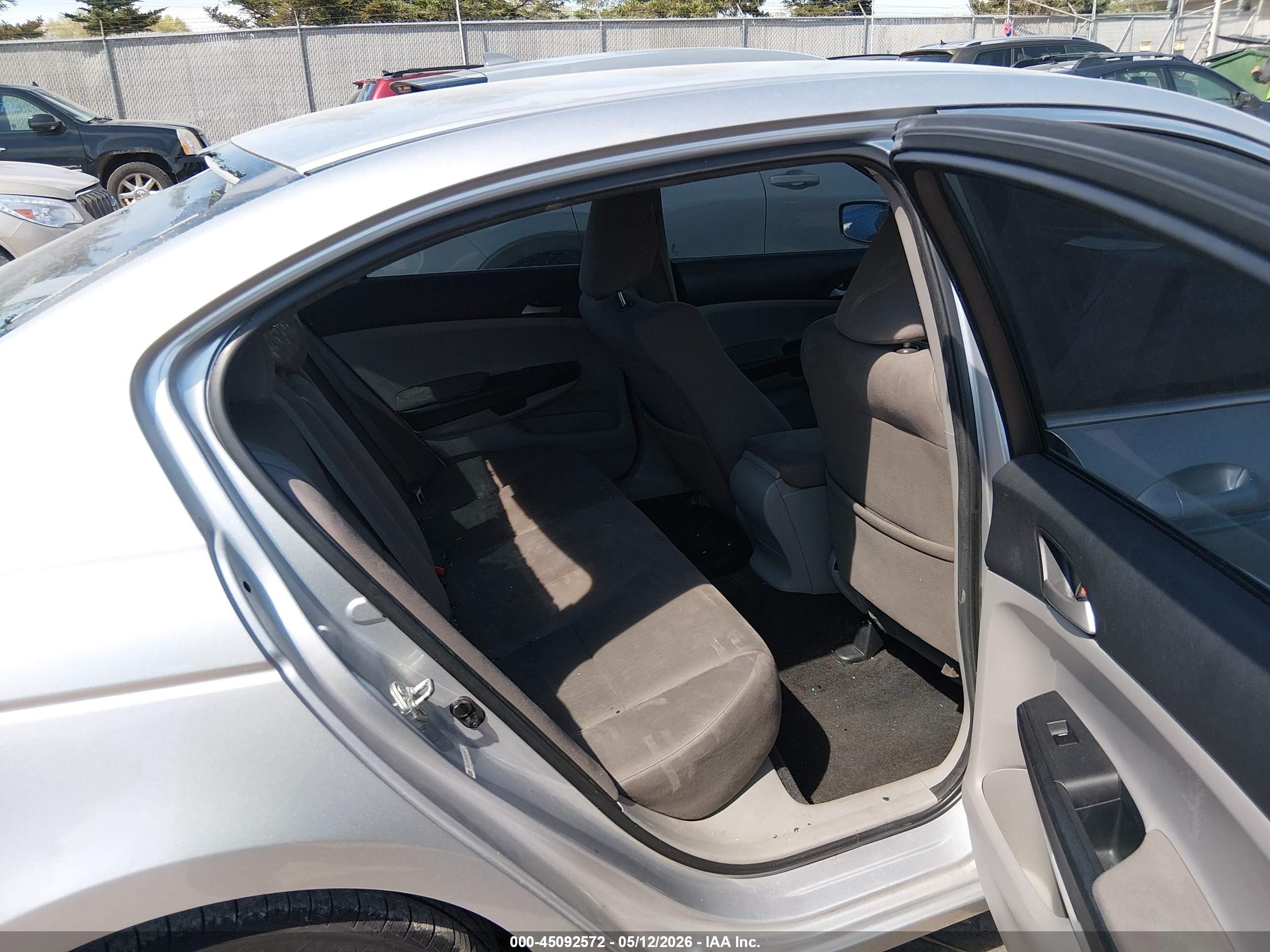 2012 Honda Accord 2.4 Lx-p Silver vin: 1HGCP2F49CA209395