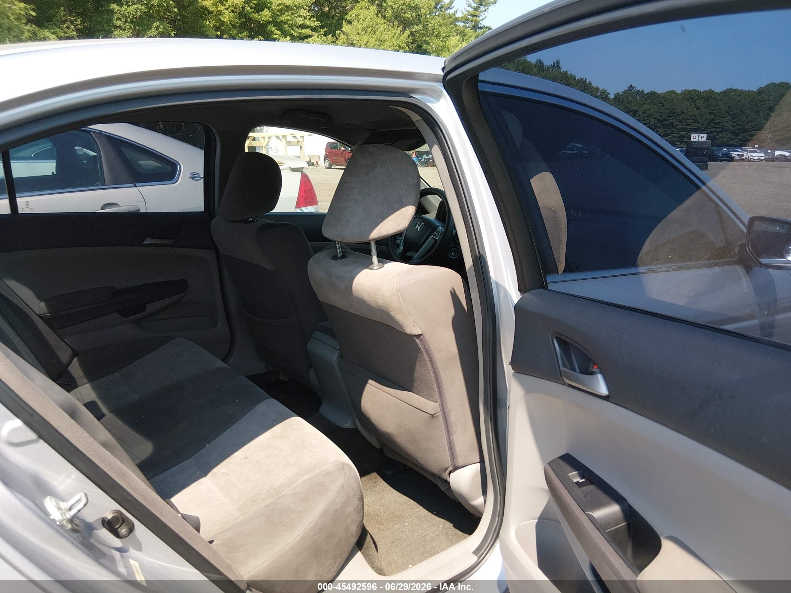 2010 Honda Accord 2.4 Lx-p Silver vin: 1HGCP2F4XAA143162
