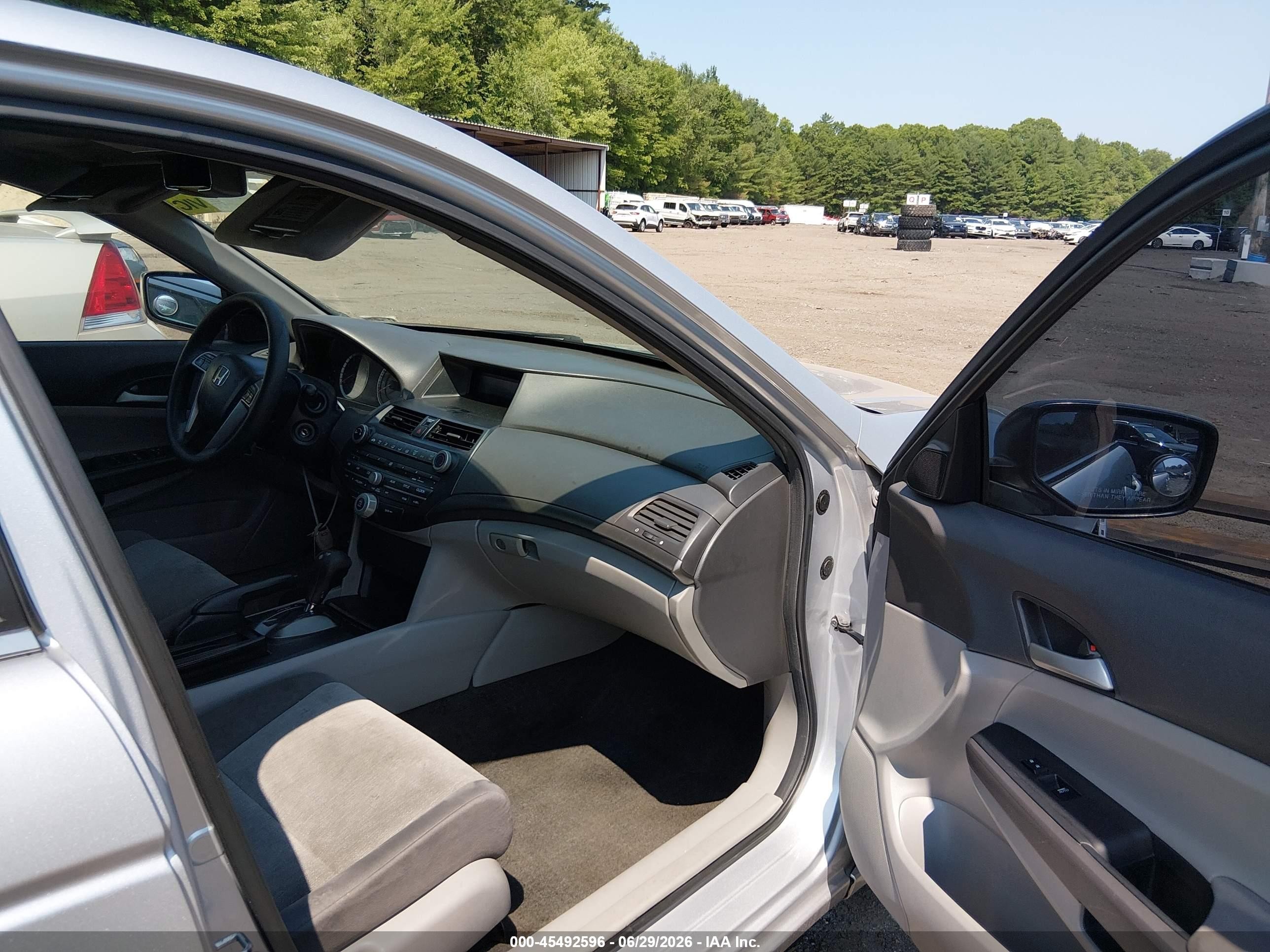 2010 Honda Accord 2.4 Lx-p Silver vin: 1HGCP2F4XAA143162