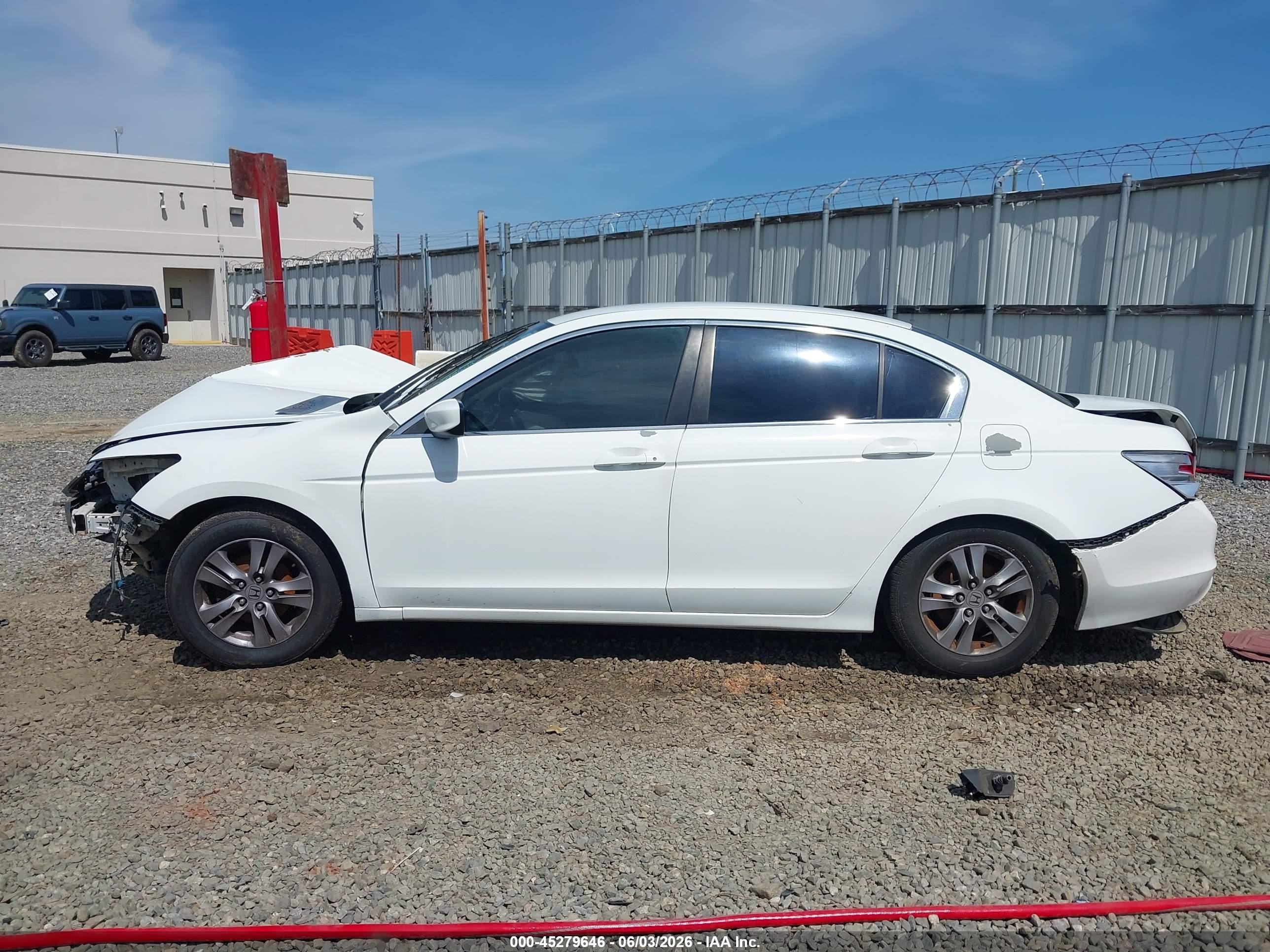 2011 Honda Accord 2.4 Lx-p White vin: 1HGCP2F4XBA092649