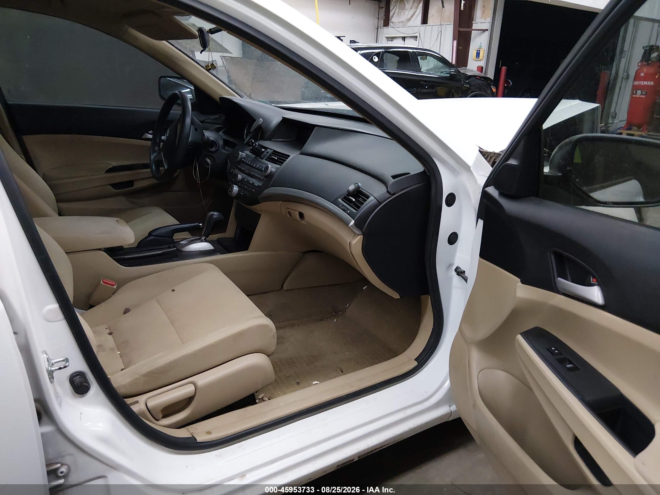 2012 Honda Accord 2.4 Lx-p White vin: 1HGCP2F4XCA017063