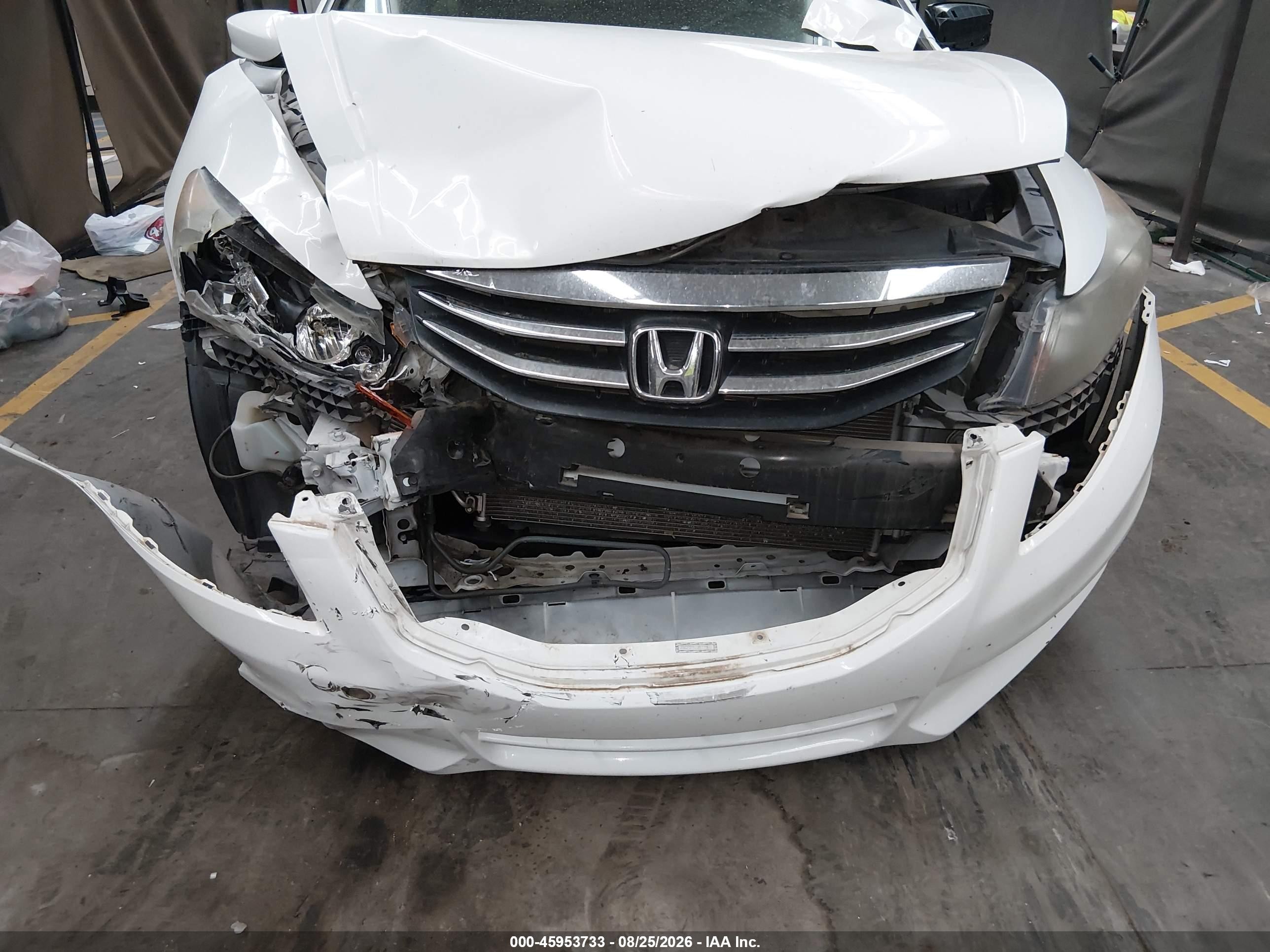 2012 Honda Accord 2.4 Lx-p White vin: 1HGCP2F4XCA017063