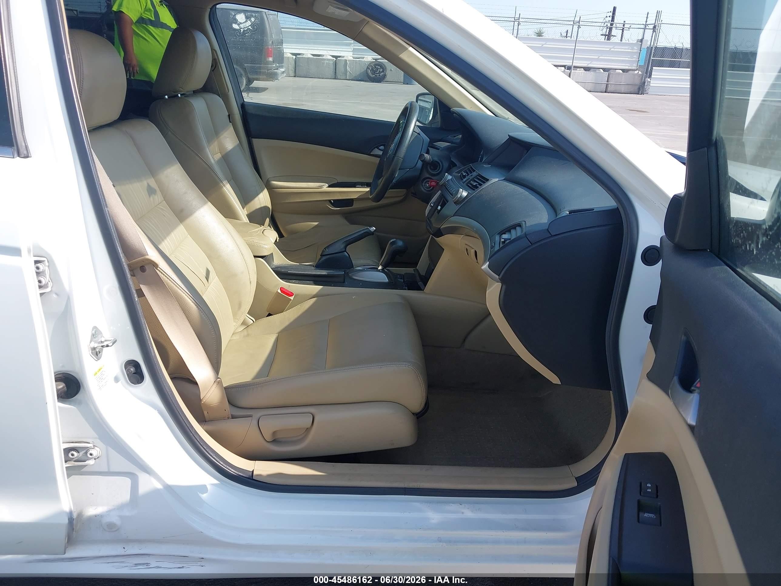 2012 Honda Accord 2.4 Se White vin: 1HGCP2F60CA143529