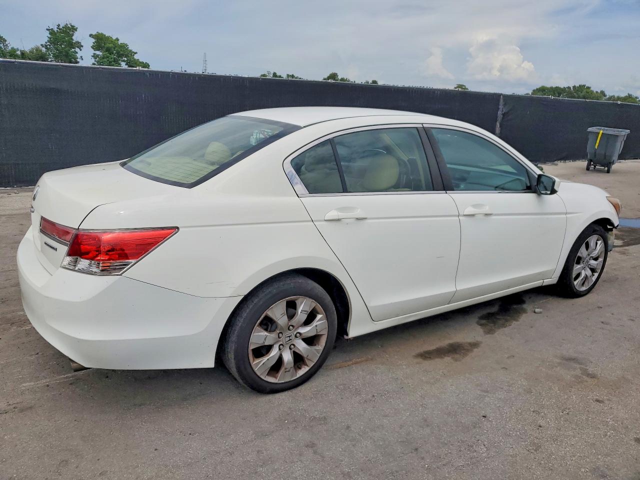 2012 Honda Accord Se White vin: 1HGCP2F61CA023755