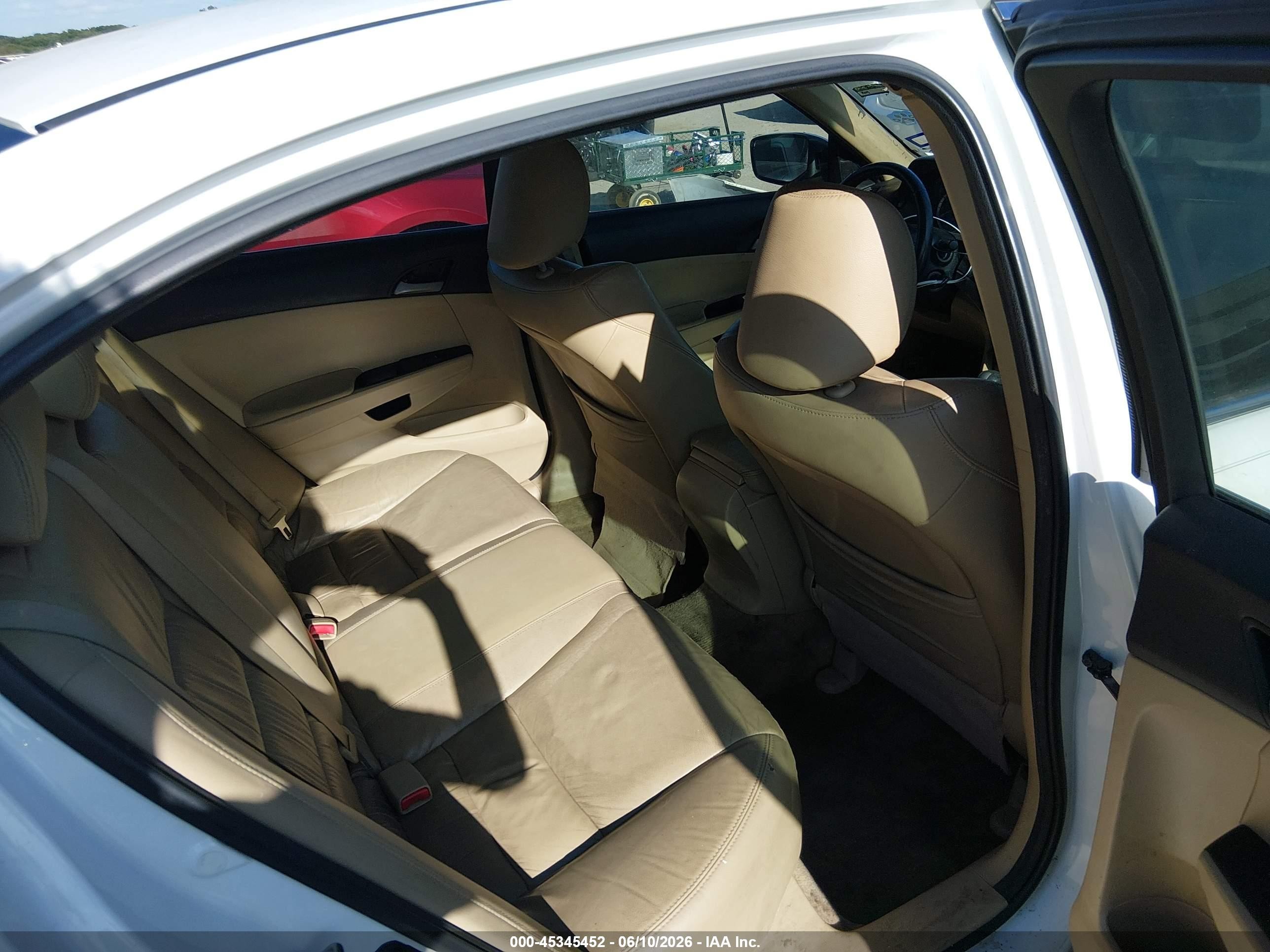 2012 Honda Accord 2.4 Se White vin: 1HGCP2F61CA084975