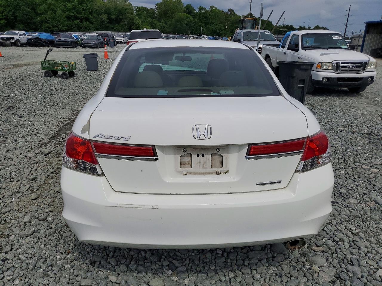 2012 Hond Accord White vin: 1HGCP2F61CA131552