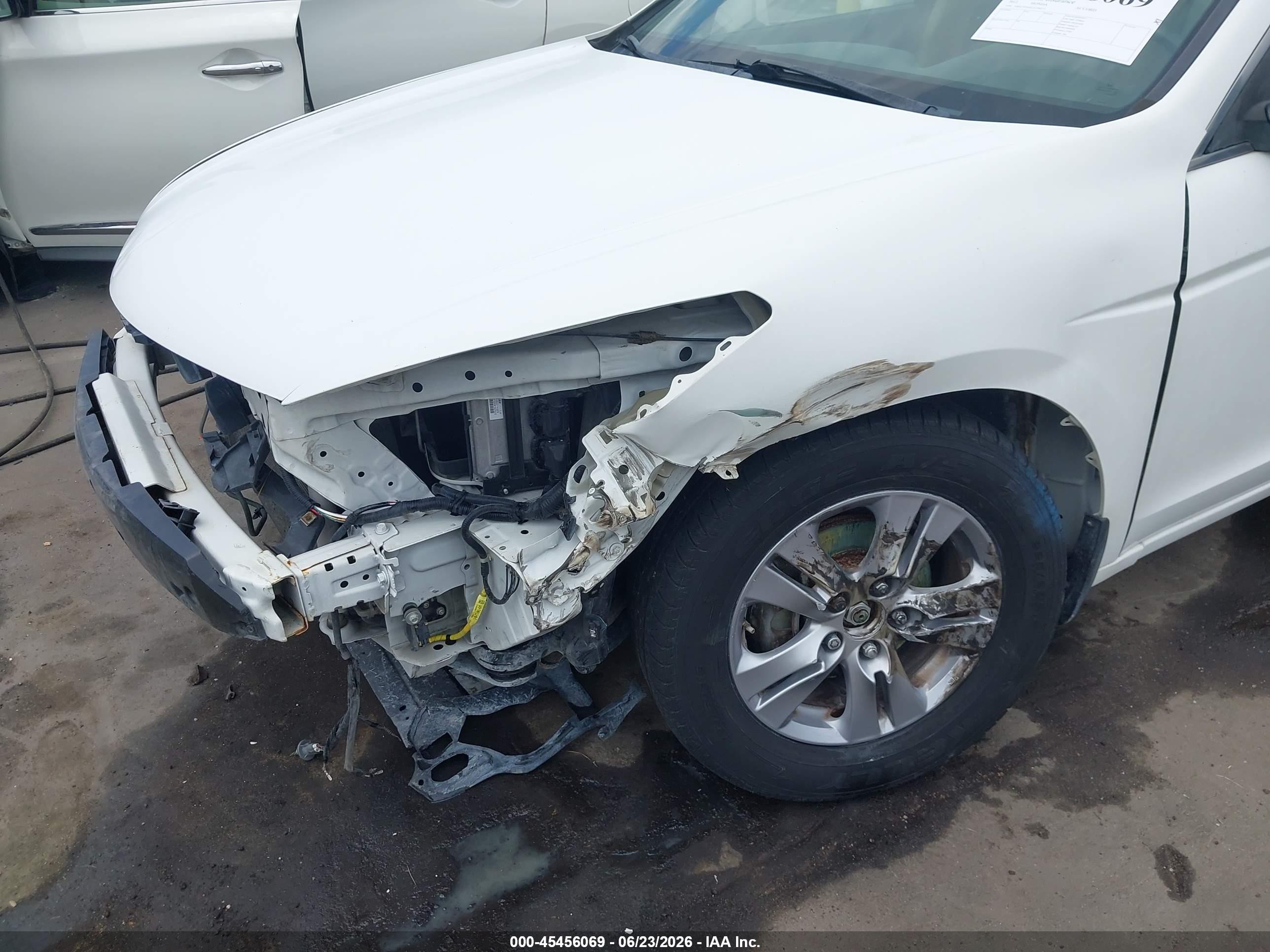 2012 Honda Accord 2.4 Se White vin: 1HGCP2F61CA194571