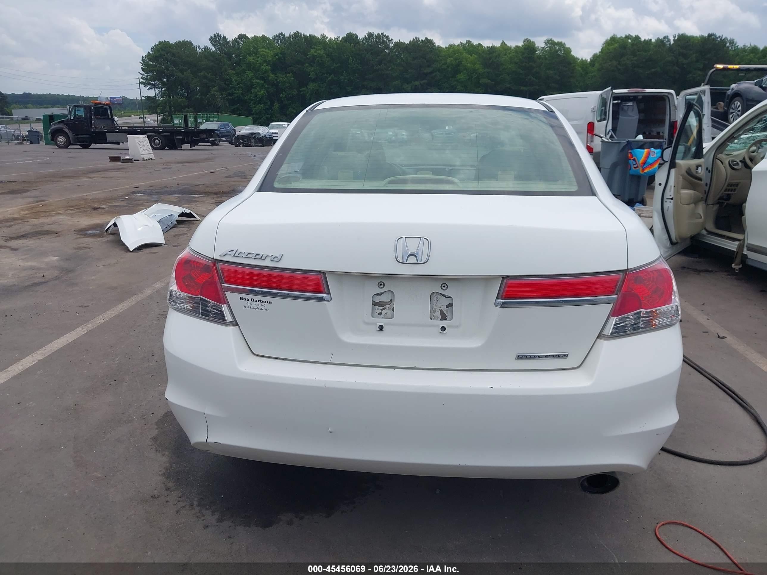 2012 Honda Accord 2.4 Se White vin: 1HGCP2F61CA194571
