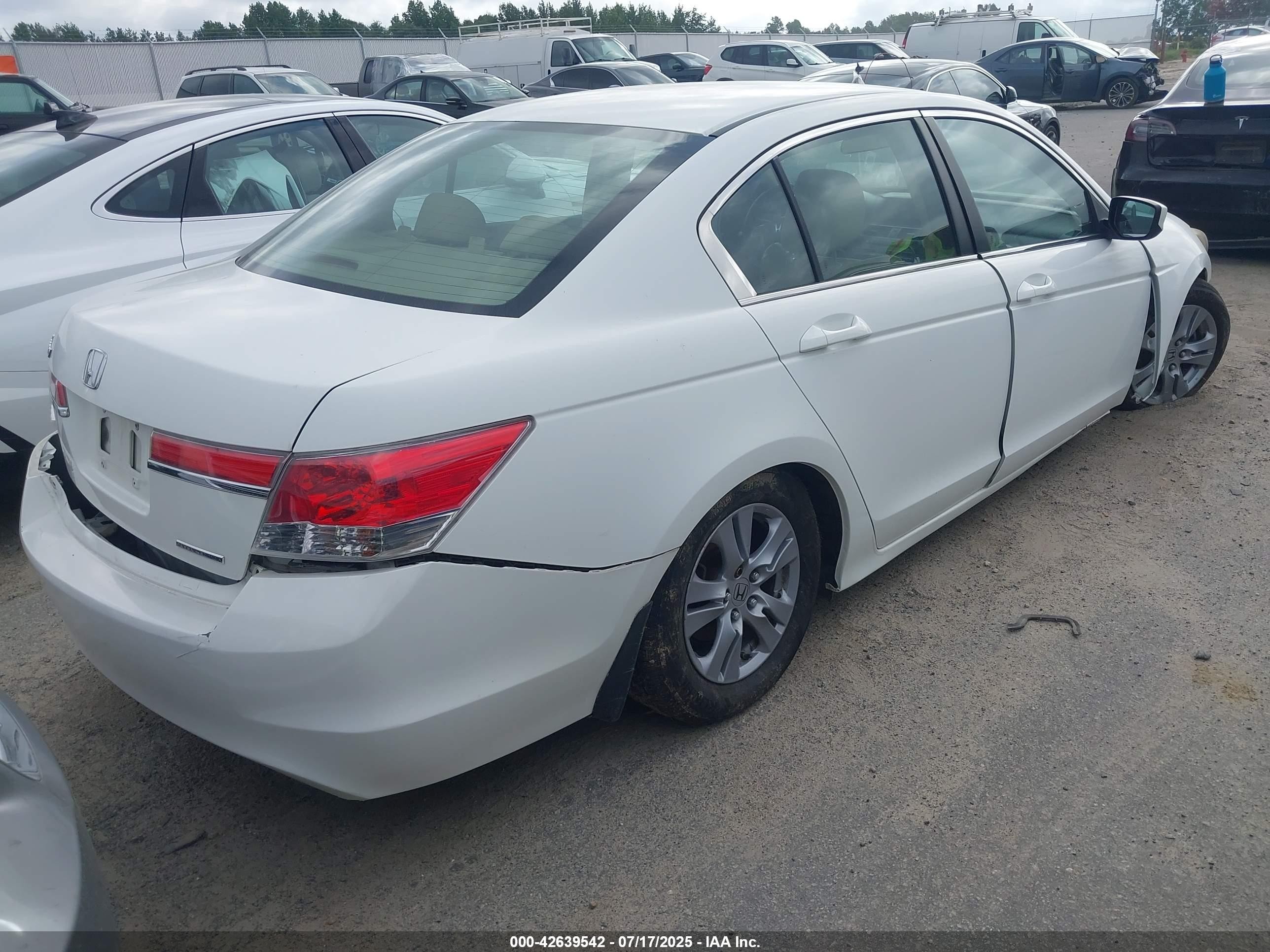2012 Honda Accord 2.4 Se White vin: 1HGCP2F63CA177805