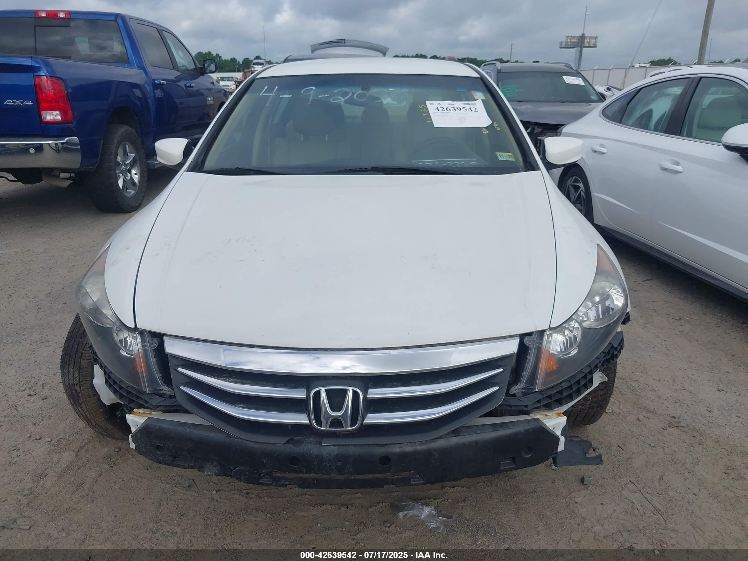 2012 Honda Accord 2.4 Se White vin: 1HGCP2F63CA177805