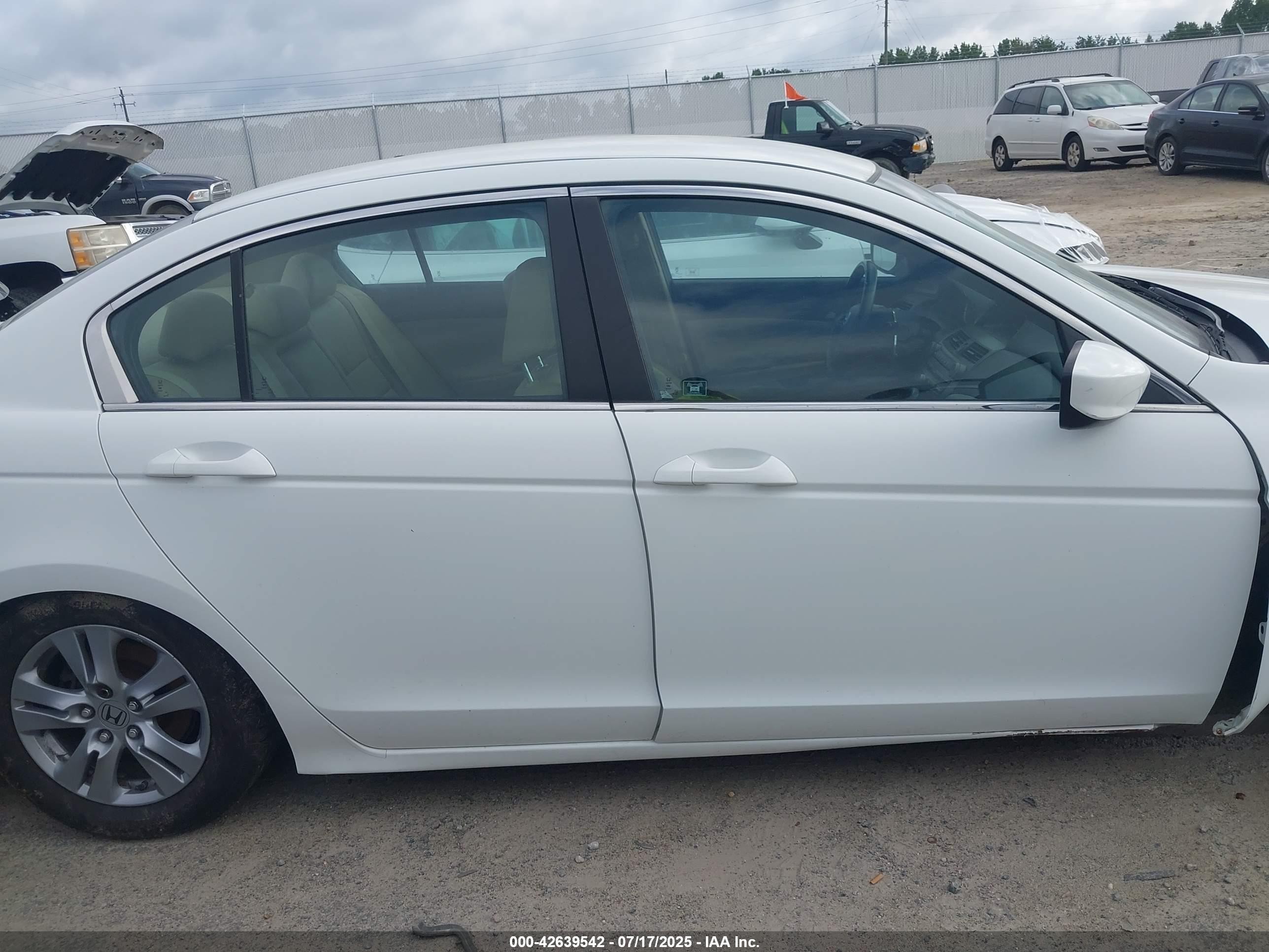 2012 Honda Accord 2.4 Se White vin: 1HGCP2F63CA177805