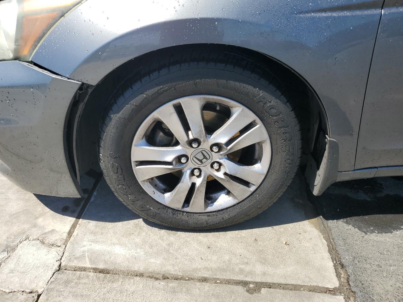 2012 Honda Accord Se Серый vin: 1HGCP2F64CA211525 Damage: Left Front Tire, Worn, Replacement Required