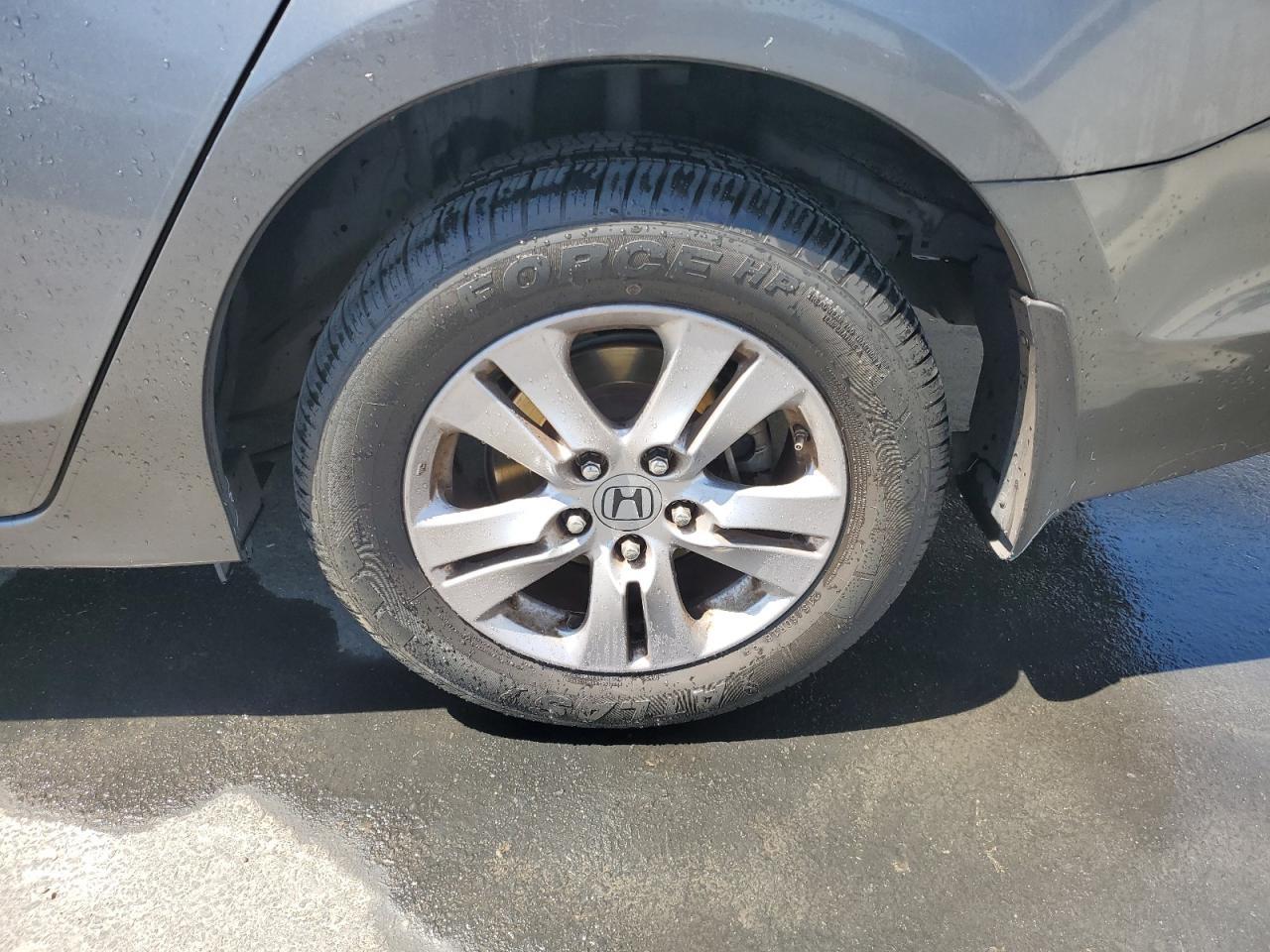 2012 Honda Accord Se Серый vin: 1HGCP2F64CA211525 Damage: Left Rear Tire, Worn, Replacement Required