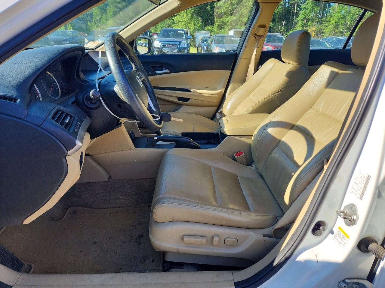 2012 Honda Accord White vin: 1HGCP2F66CA189060