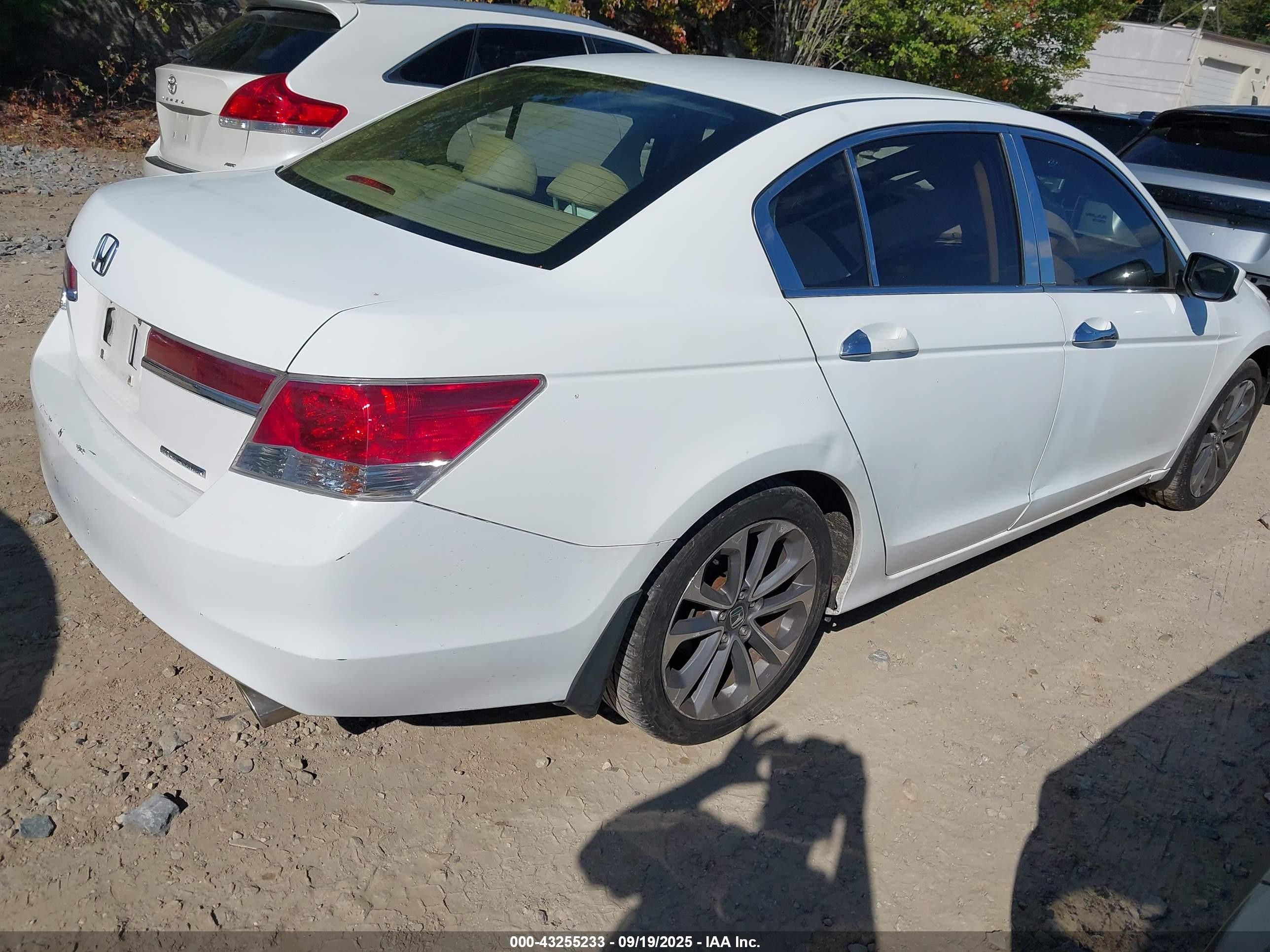2012 Honda Accord 2.4 Se White vin: 1HGCP2F67CA088996