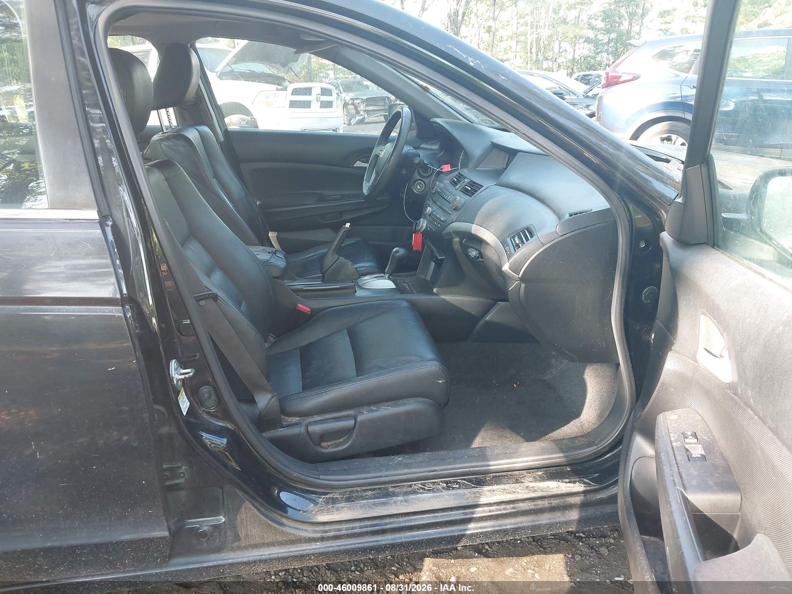 2011 Honda Accord 2.4 Se Черный vin: 1HGCP2F68BA137444