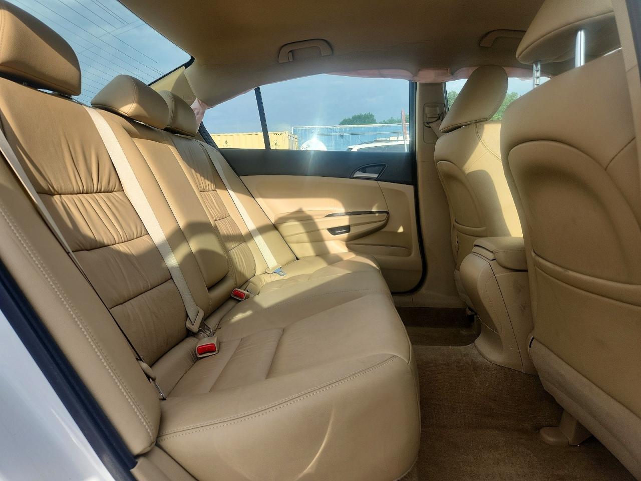 2012 Honda Accord Se White vin: 1HGCP2F68CA007813