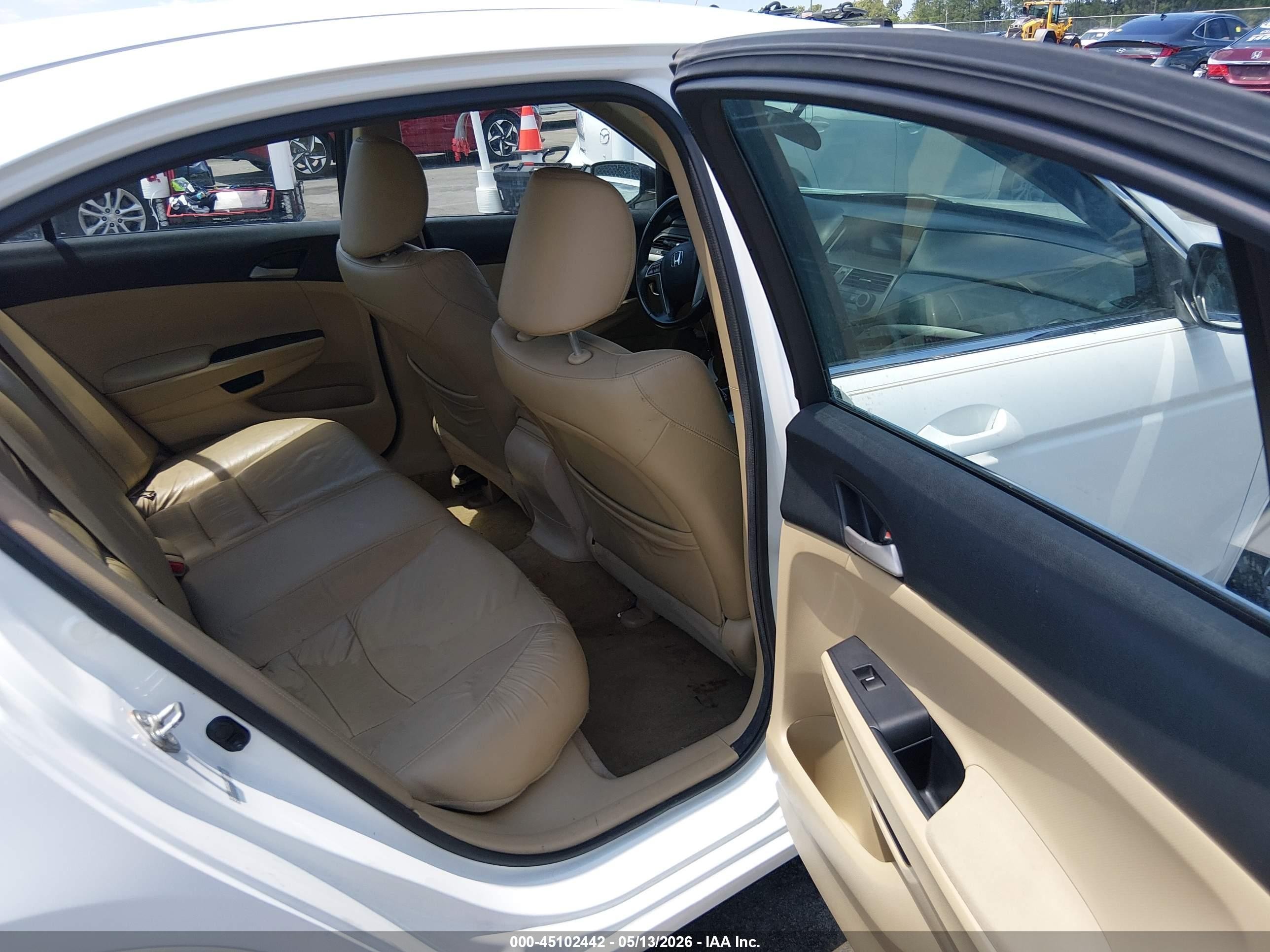 2012 Honda Accord 2.4 Se White vin: 1HGCP2F69CA071262