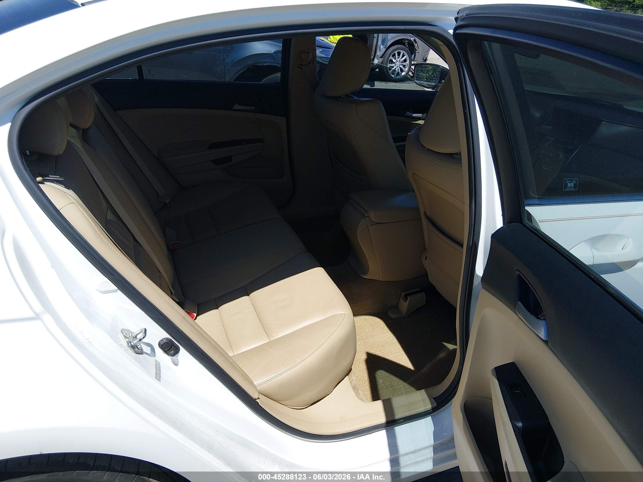 2012 Honda Accord 2.4 Se White vin: 1HGCP2F69CA115003